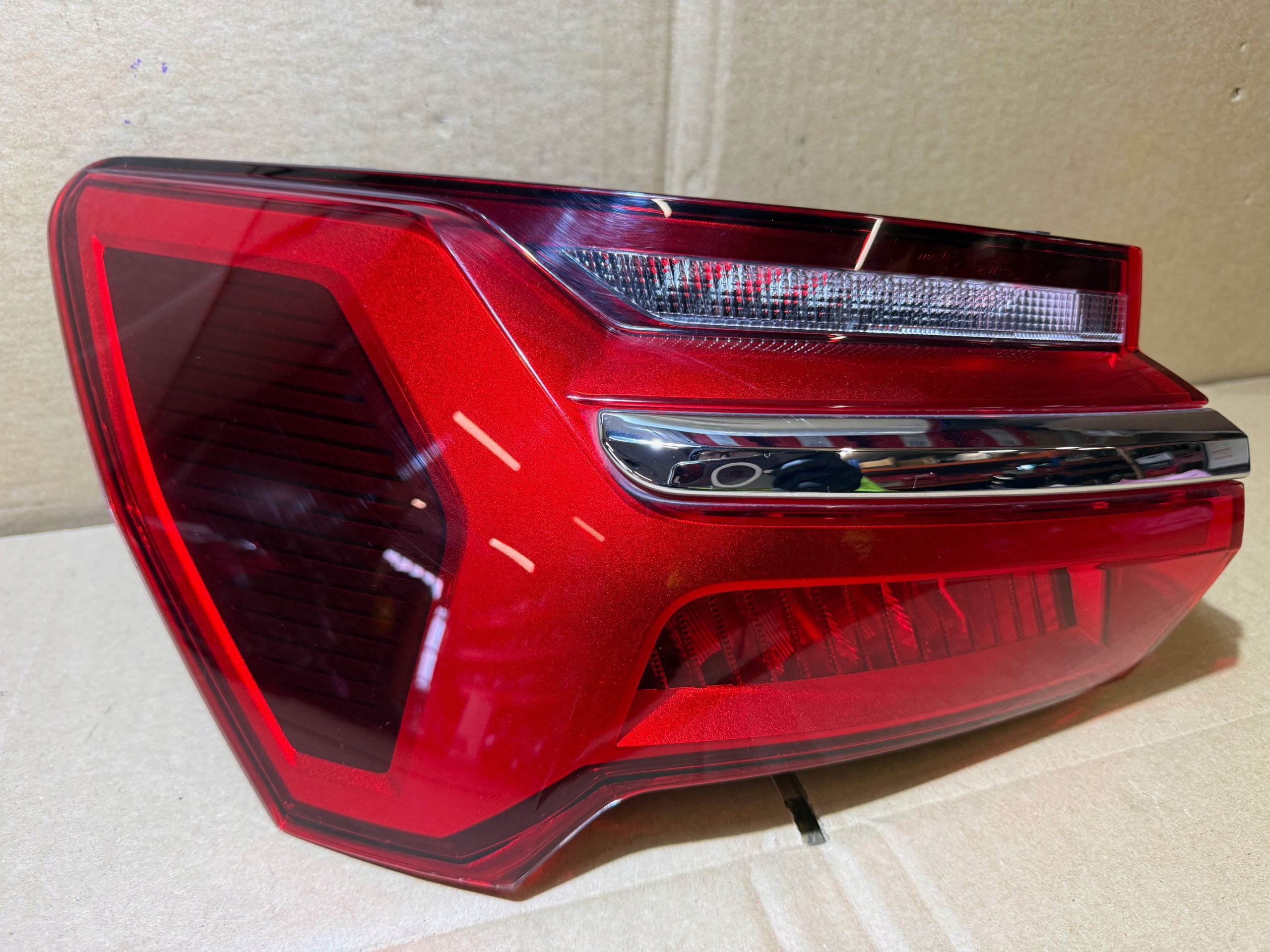 AUDI A6 C8 AVANT light LED left rear left rear part W fender 4K5945069