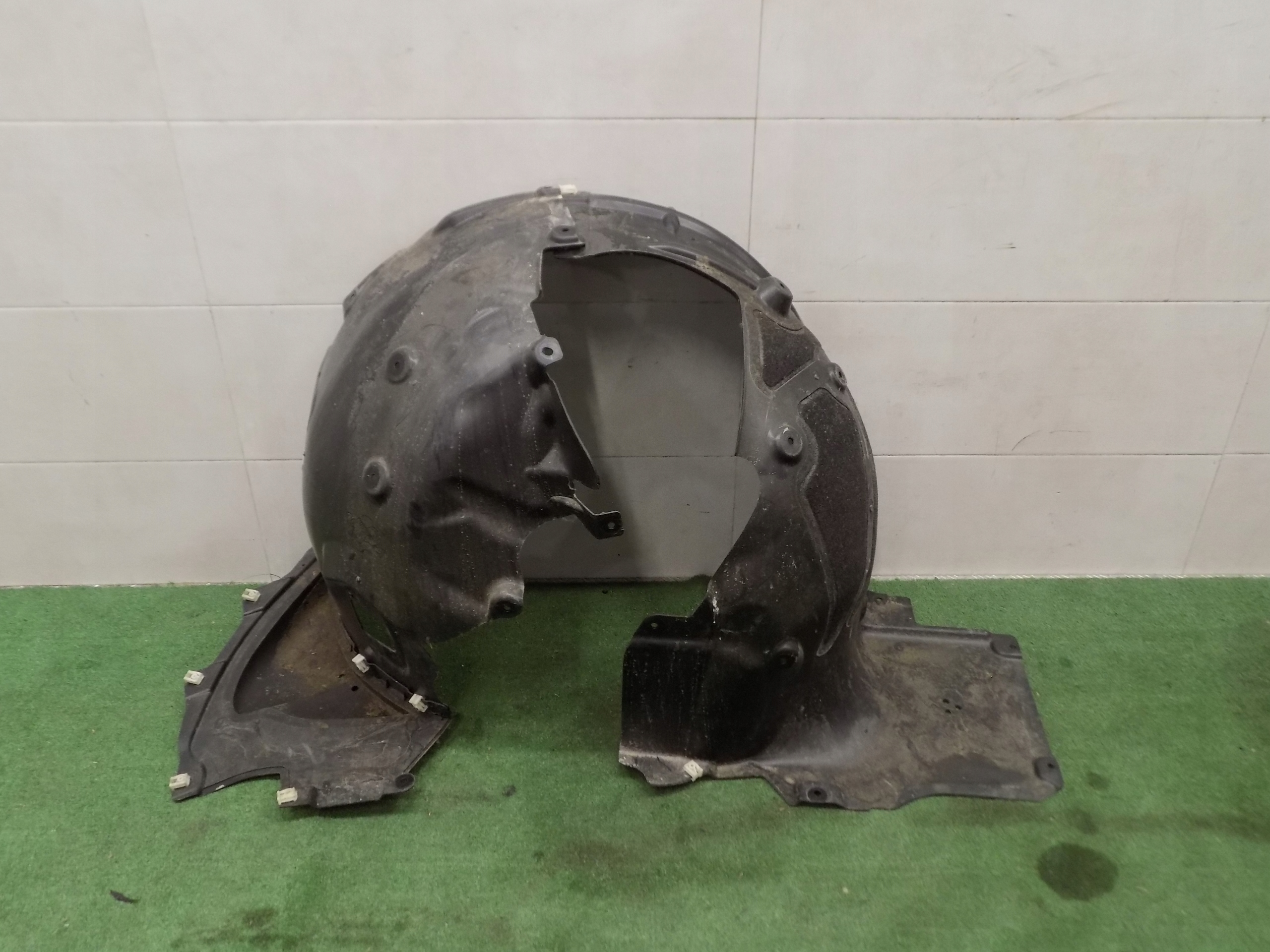 BMW 3 G20 G21 mudguard front right 7315730 7340928 7340862