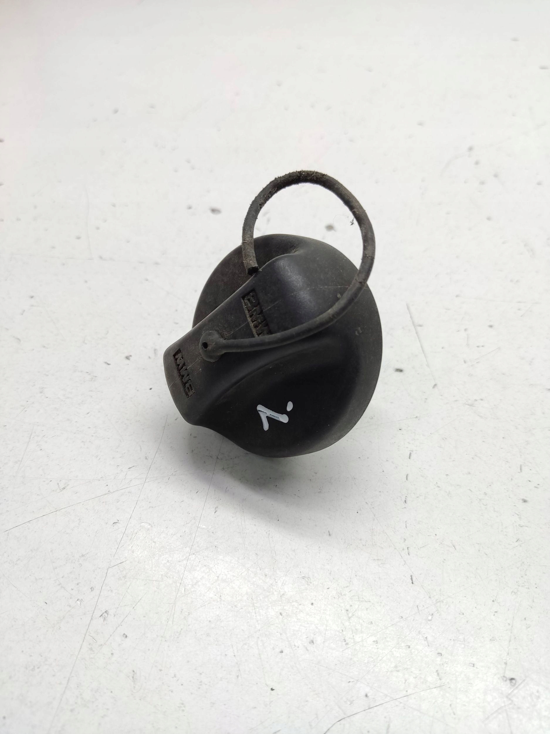 BMW 3 E46 2003 Korek wlewu paliwa