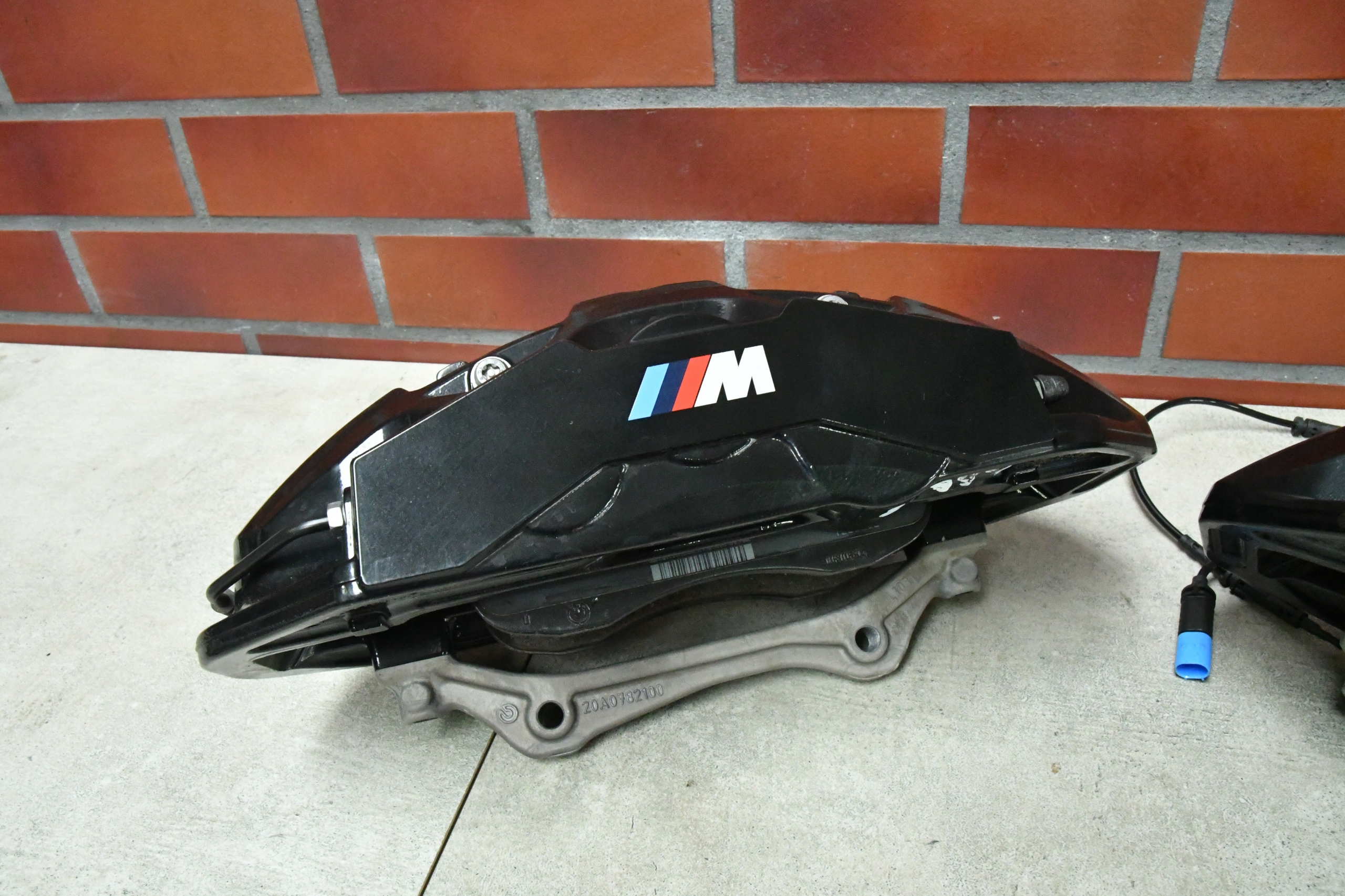 HAMULCE discs caliper BMW XM G09 m-packet 82km 420x40 black,