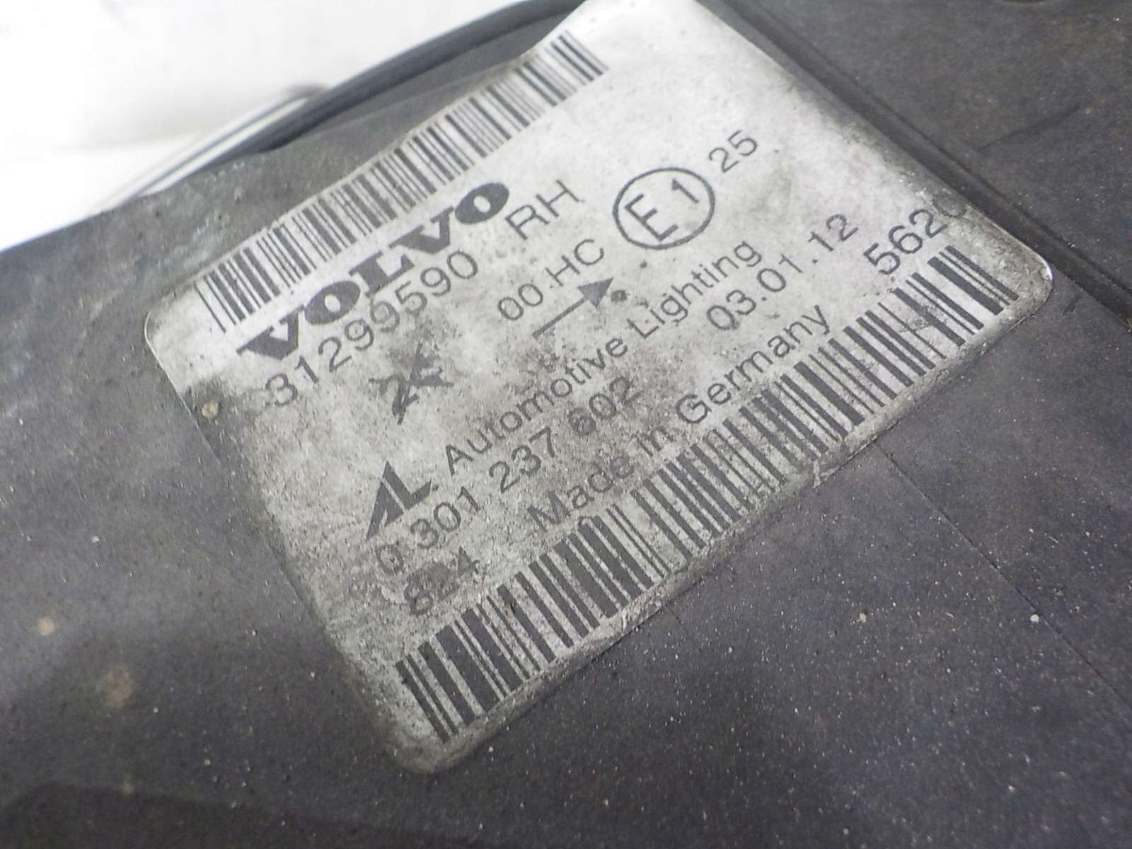 VOLVO V50 LIFT light right front front UK 31299590