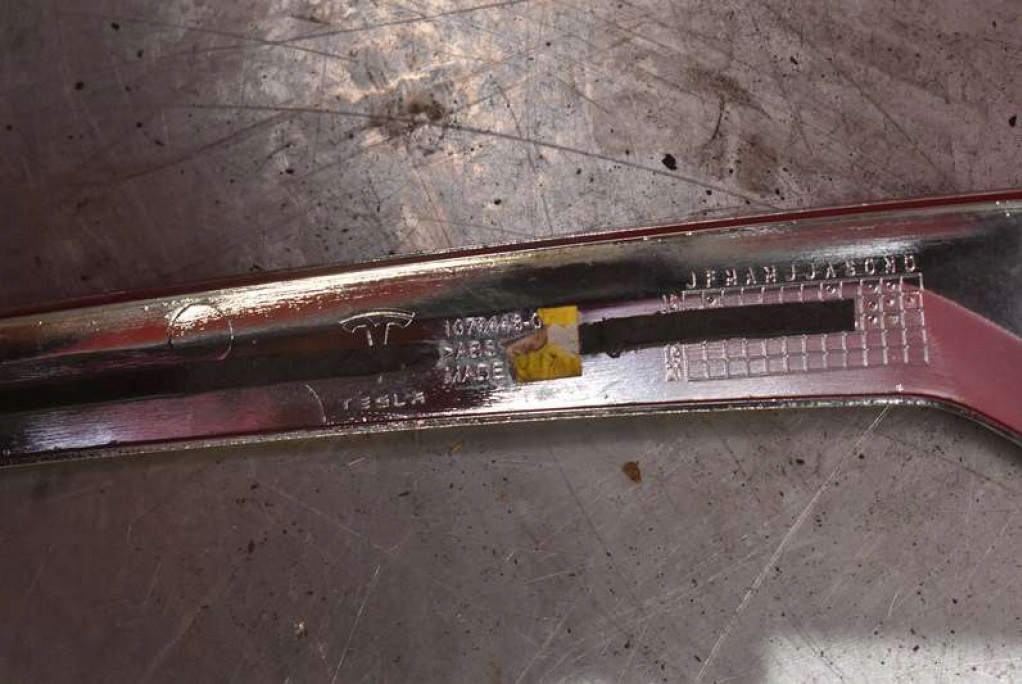 moulding chrome-plated right 1079448-00-D TESLA MODEL S LIFT 16-21