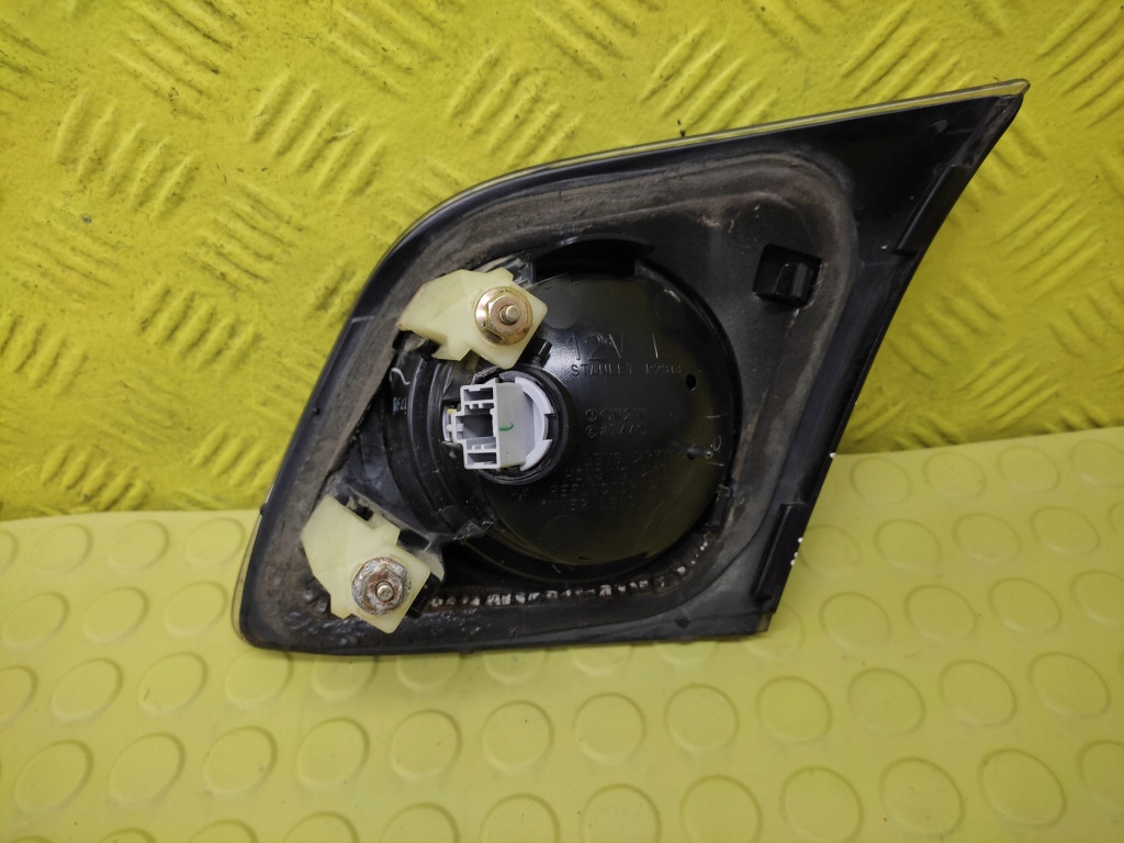 MAZDA 3 light left rear part to the bonnet boot