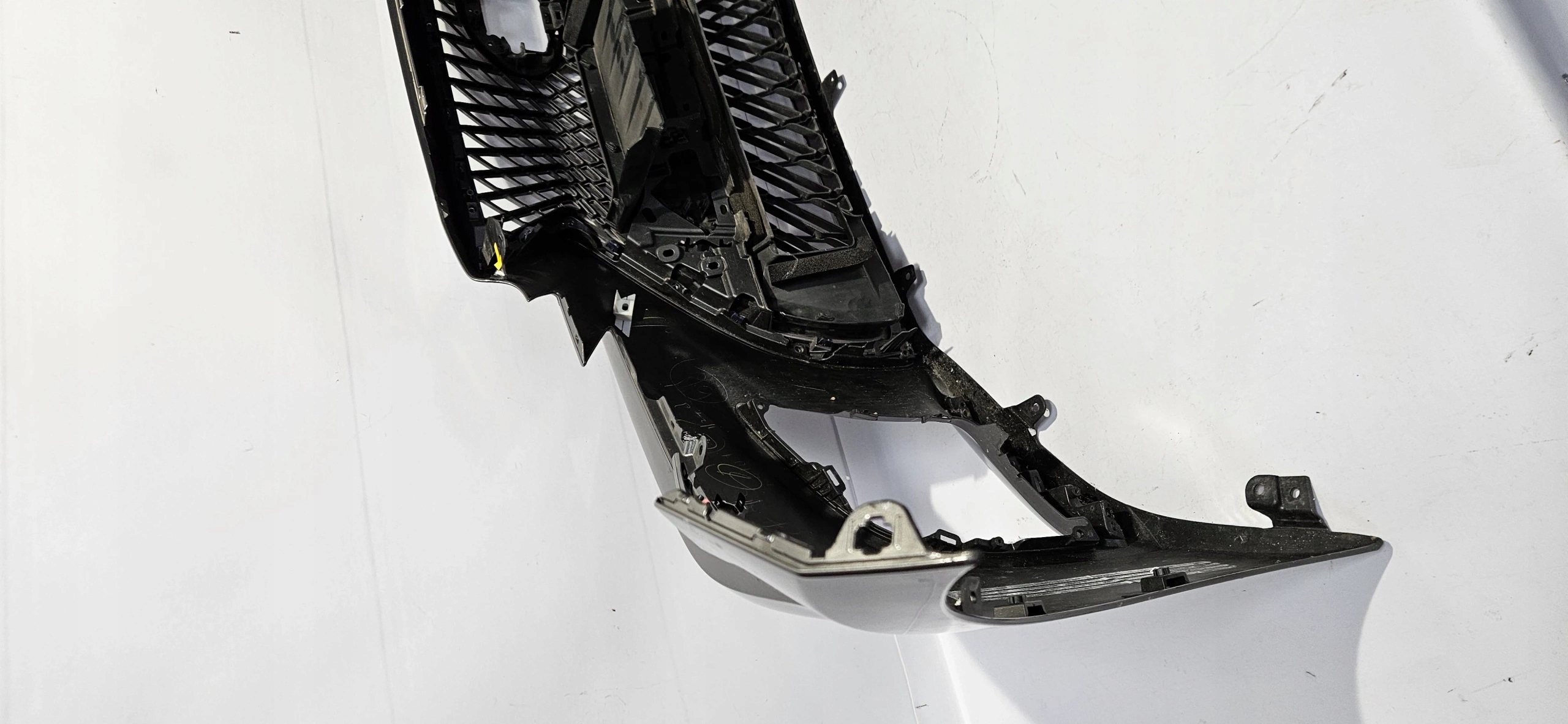 Frontstoßstange Grill LEXUS LS V 17- PDC Spritzdüsen