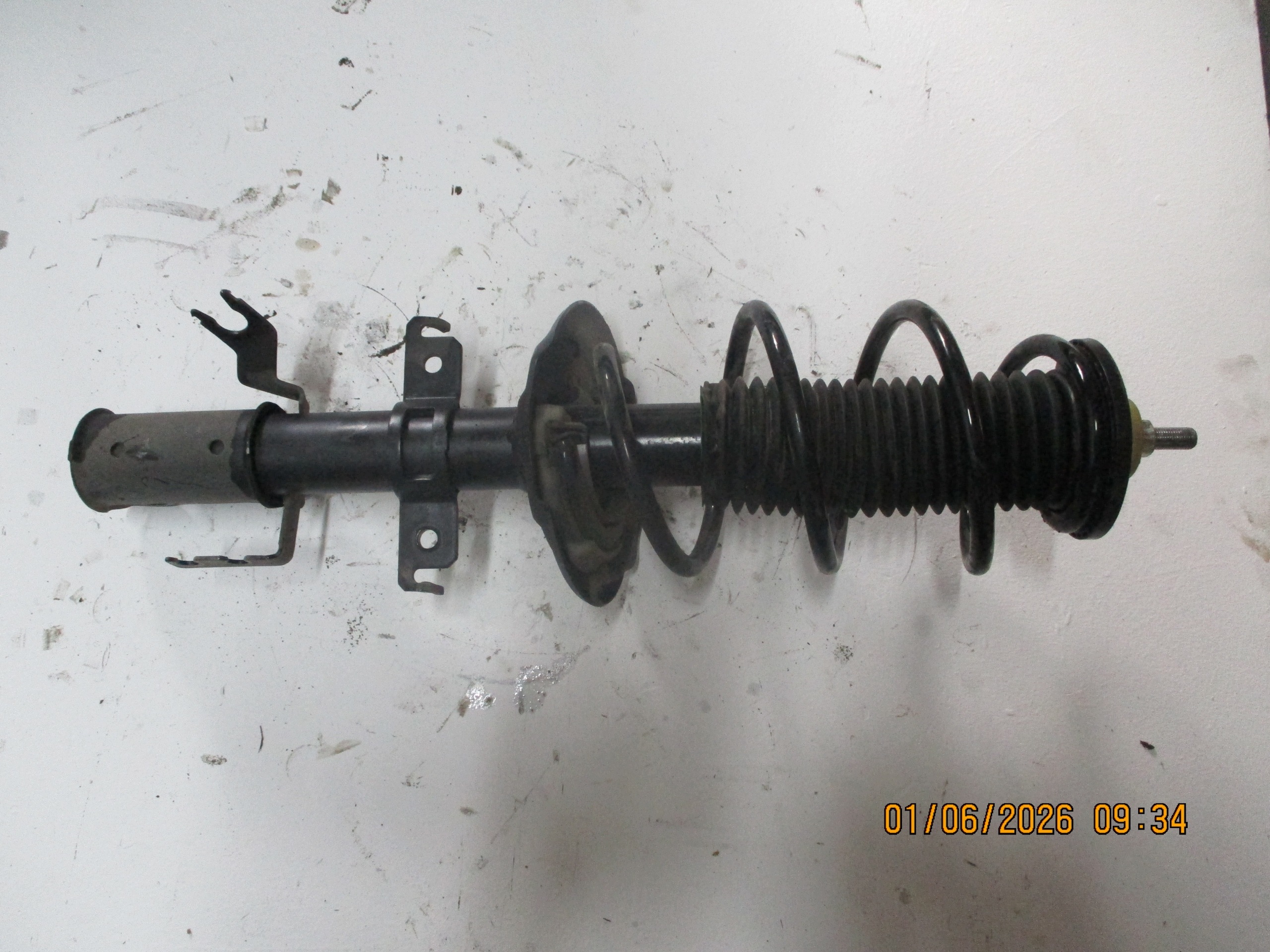 shock absorber NISSAN JUKE II F16 1.6 HYB left front