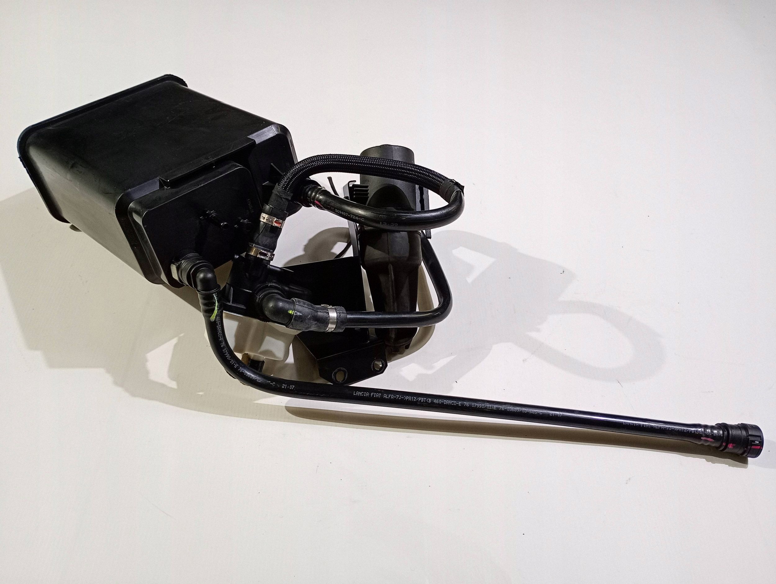 karbonski filter para goriva Maserati GranTurismo 2008
