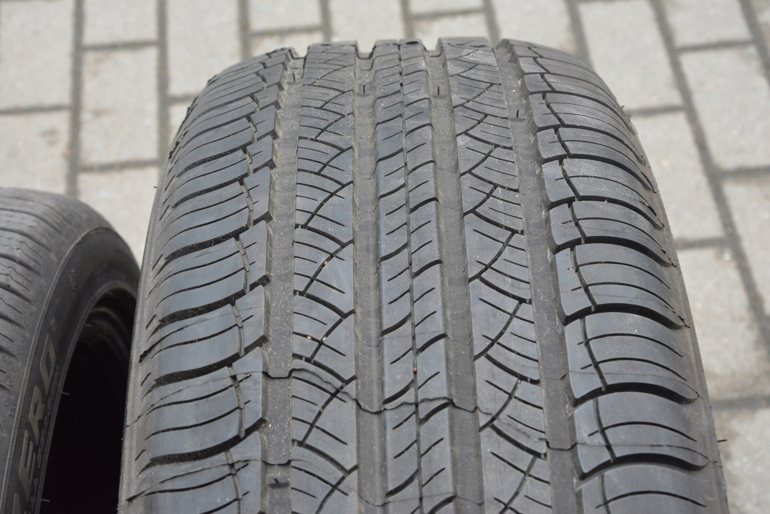 PNEUMATIKA MICHELIN 235/60R18 nepoužívaná.. 1ks