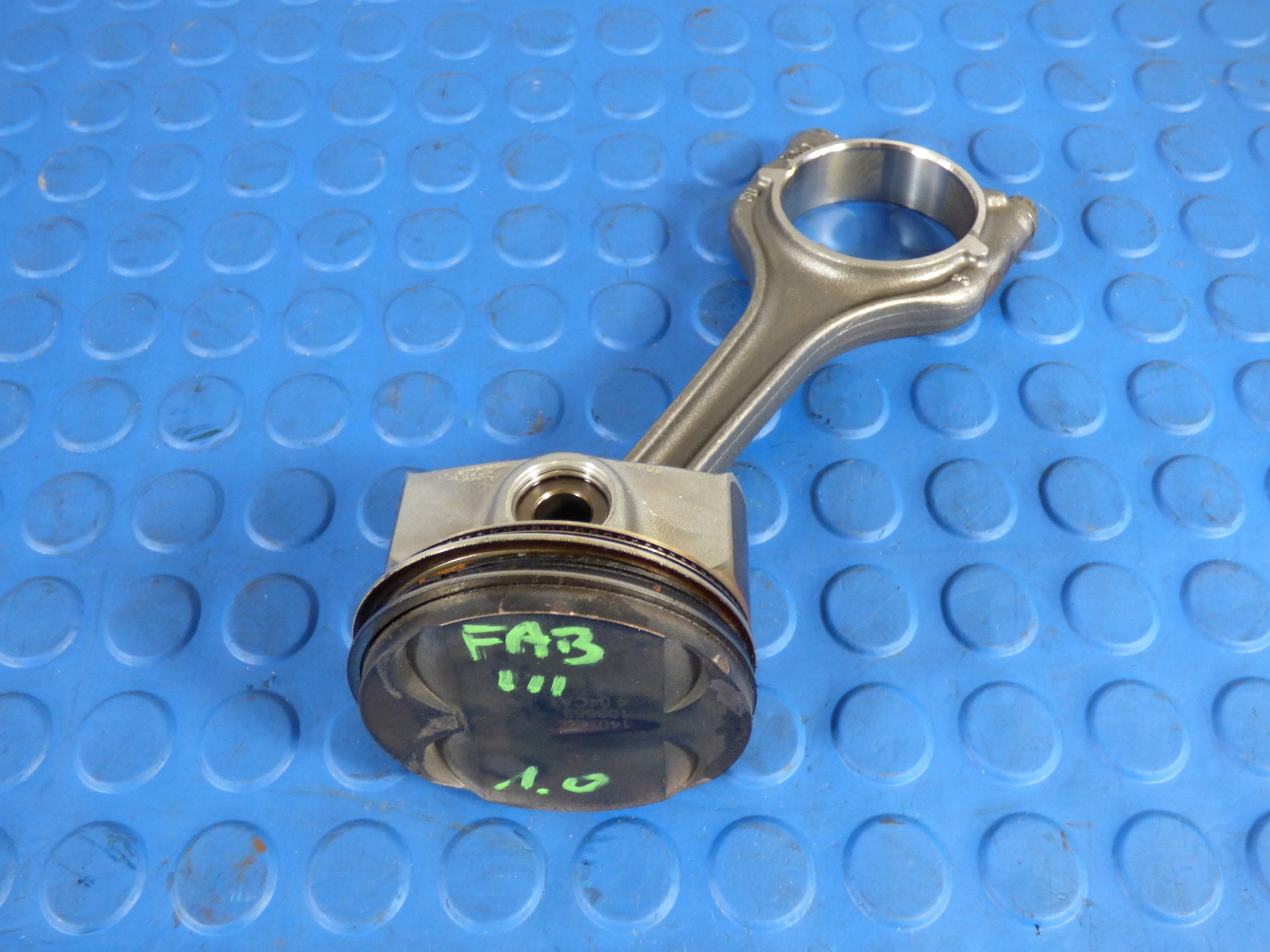 piston connecting rod 04CAT SKODA FABIA III 1.0 TSI