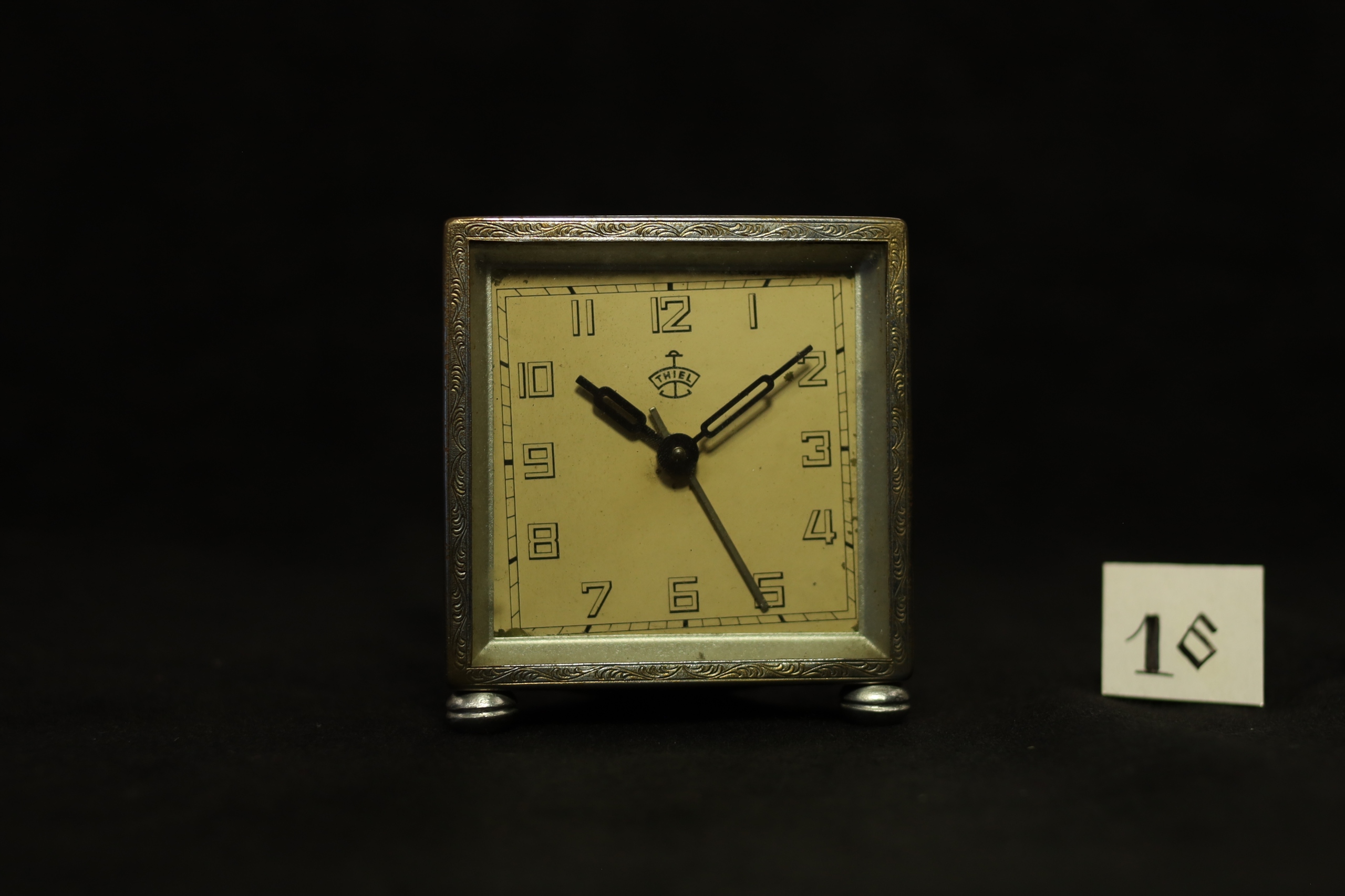 Stary budzik mechaniczny antyk