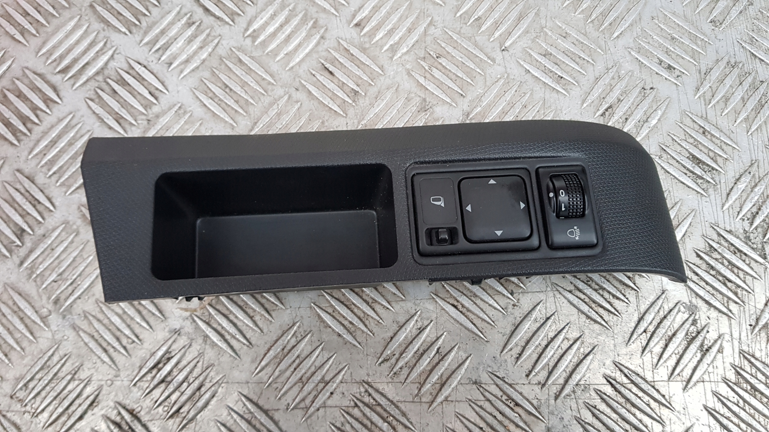NISSAN MICRA K12 switch REGULACJA of mirrors PANEL