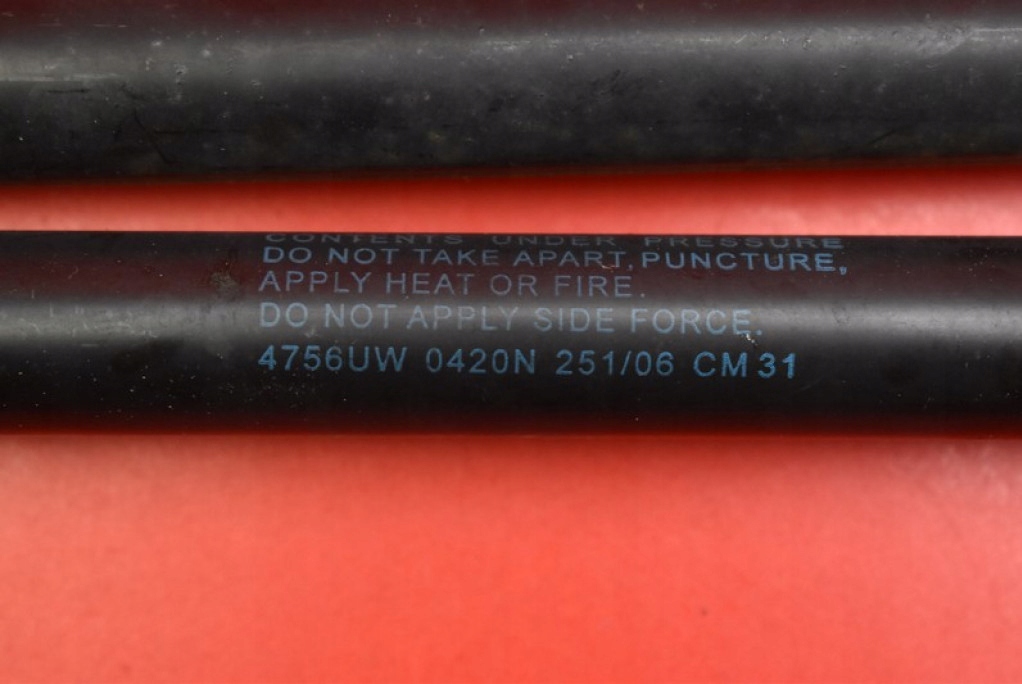 damper SILOWNIKI bonnet SUZUKI SX-4 1 and 06-14