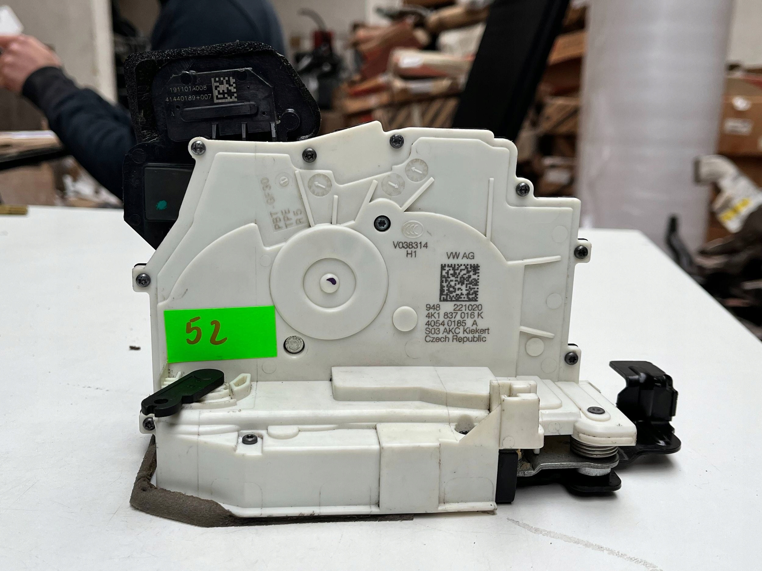 original lock door right front Audi RS Q8 4K1837016K !J