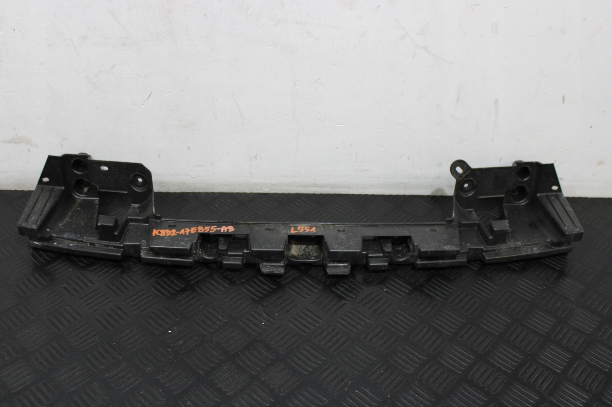 Support Support plaque Pare choc K8D2-17E855-AB LAND ROVER EVOQUE II 2 L551