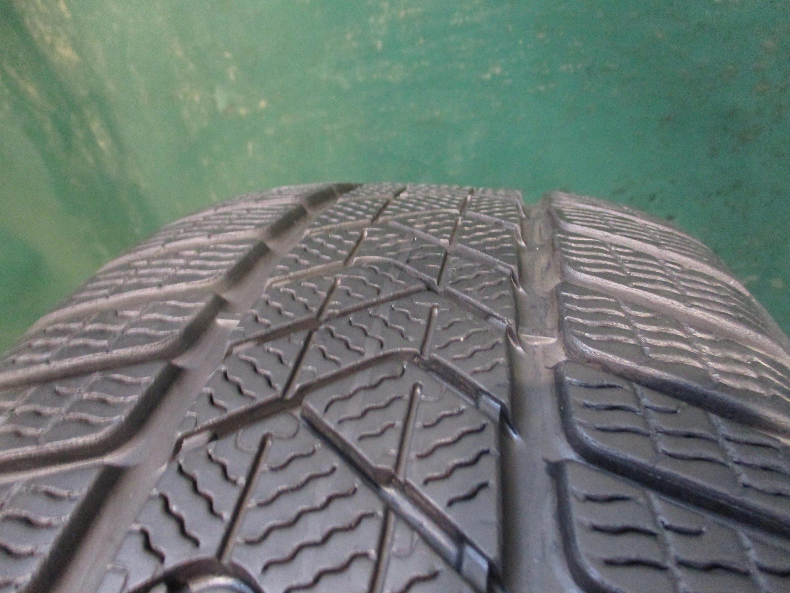 2 opony zimowe używane 225/55R17 97H Pirelli SottoZero 3 6 mm X Profil opony 55