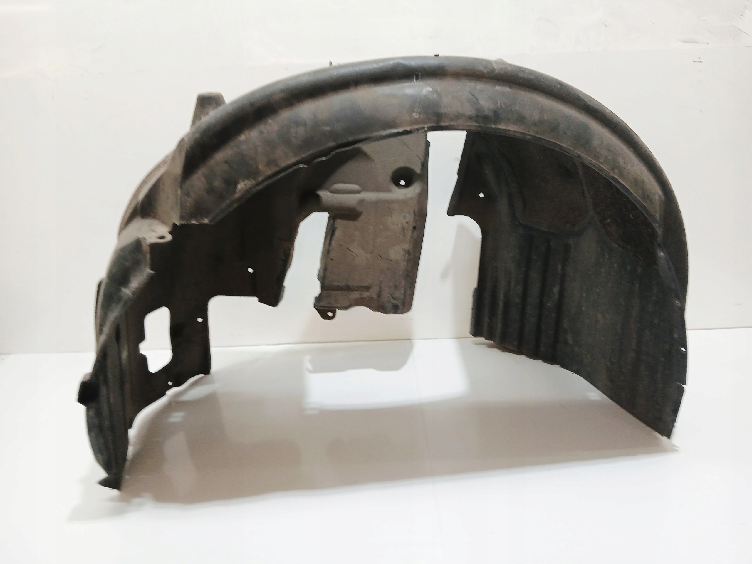 mudguard left front BMW E60 E61 OE 7033749 (24235499)