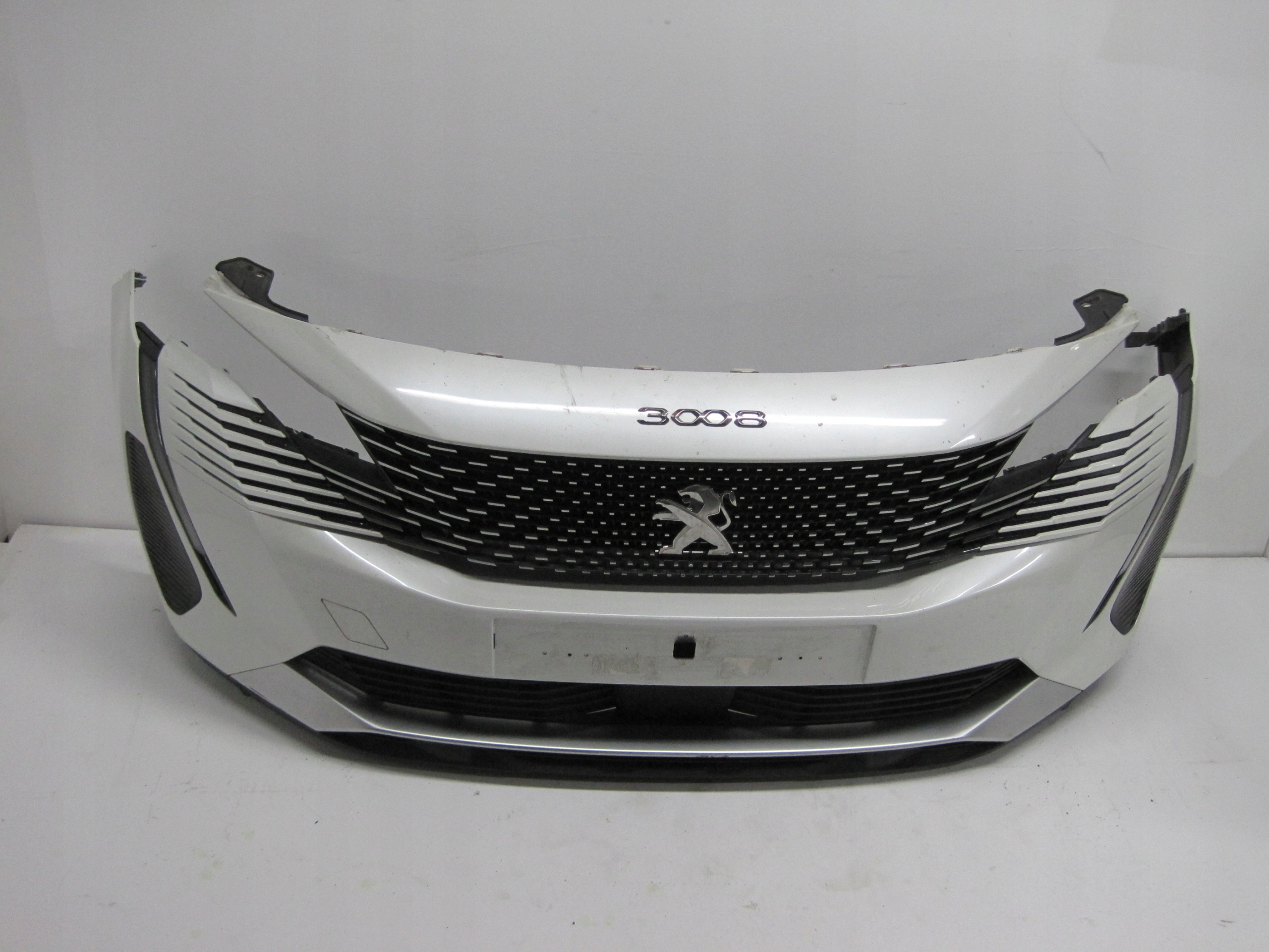 bumper front PEUGEOT 3008 22R 6 PDC front