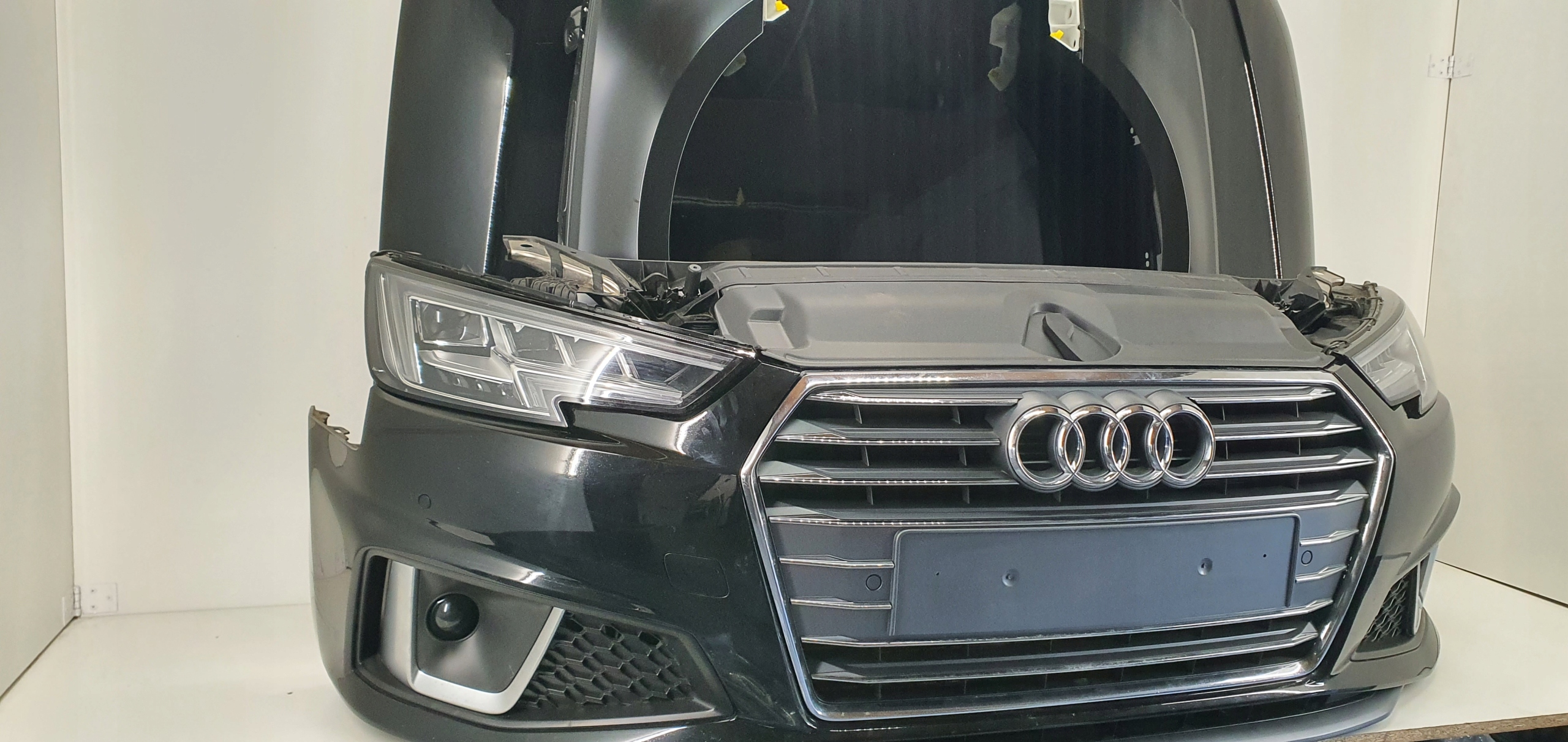 AUDI A4 B9 8W 16- COMPETITION PLUS KOMPLETNY PRZÓD Stan opakowania brak opakowania