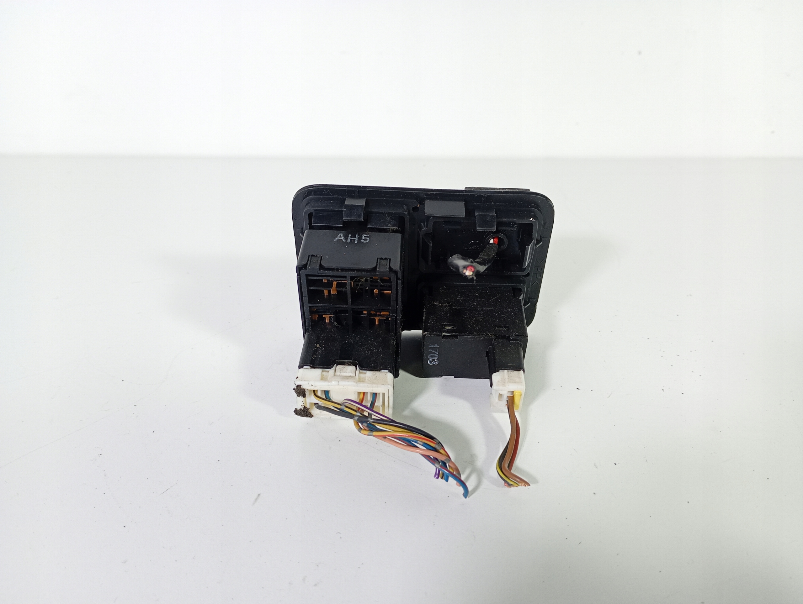Nissan Almera N16 00-06 switch regulation REGULACJA PANEL controls