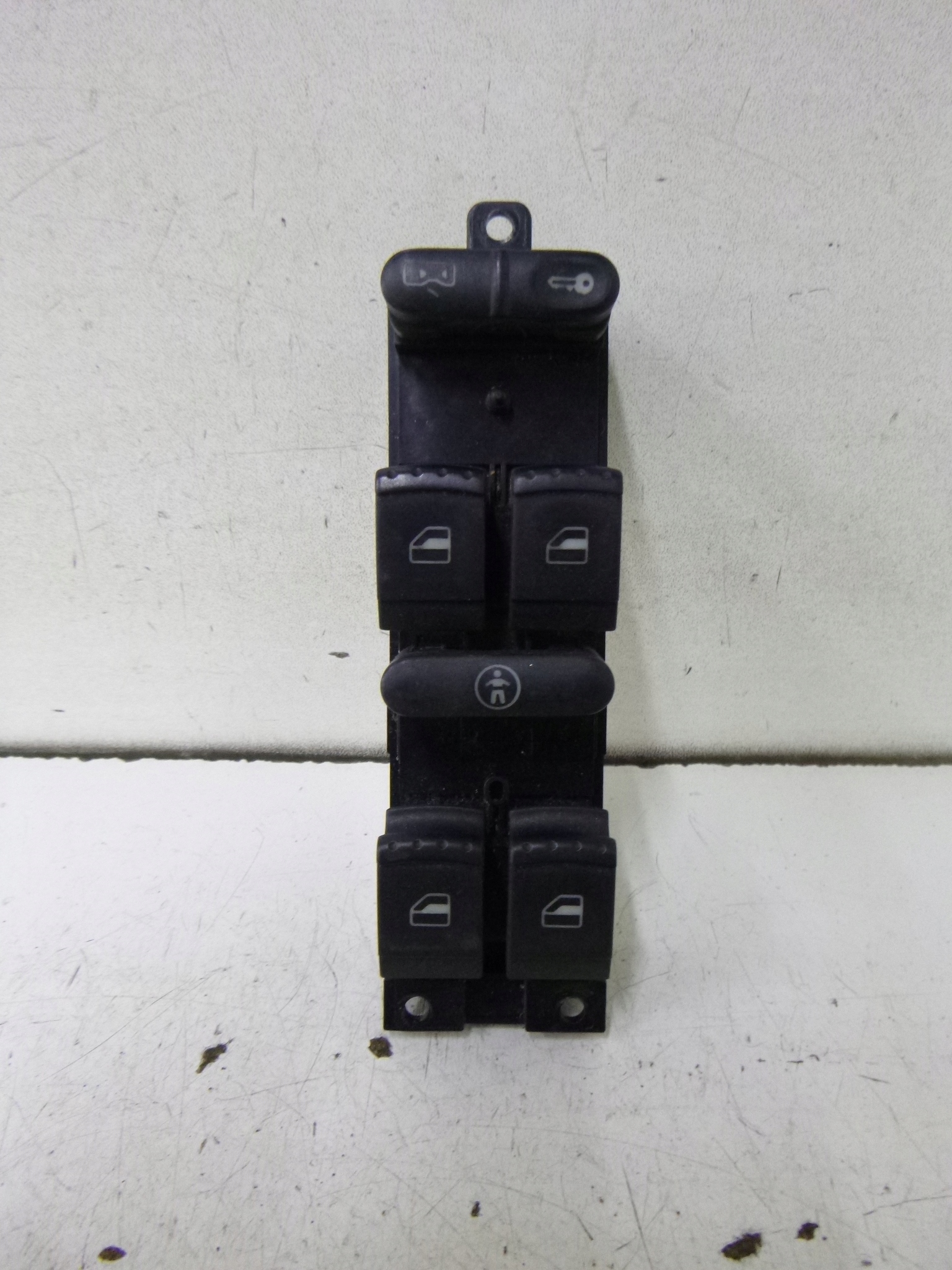 BOUTON PANEL VITRE GAUCHE SKODA OCTAVIA 2001