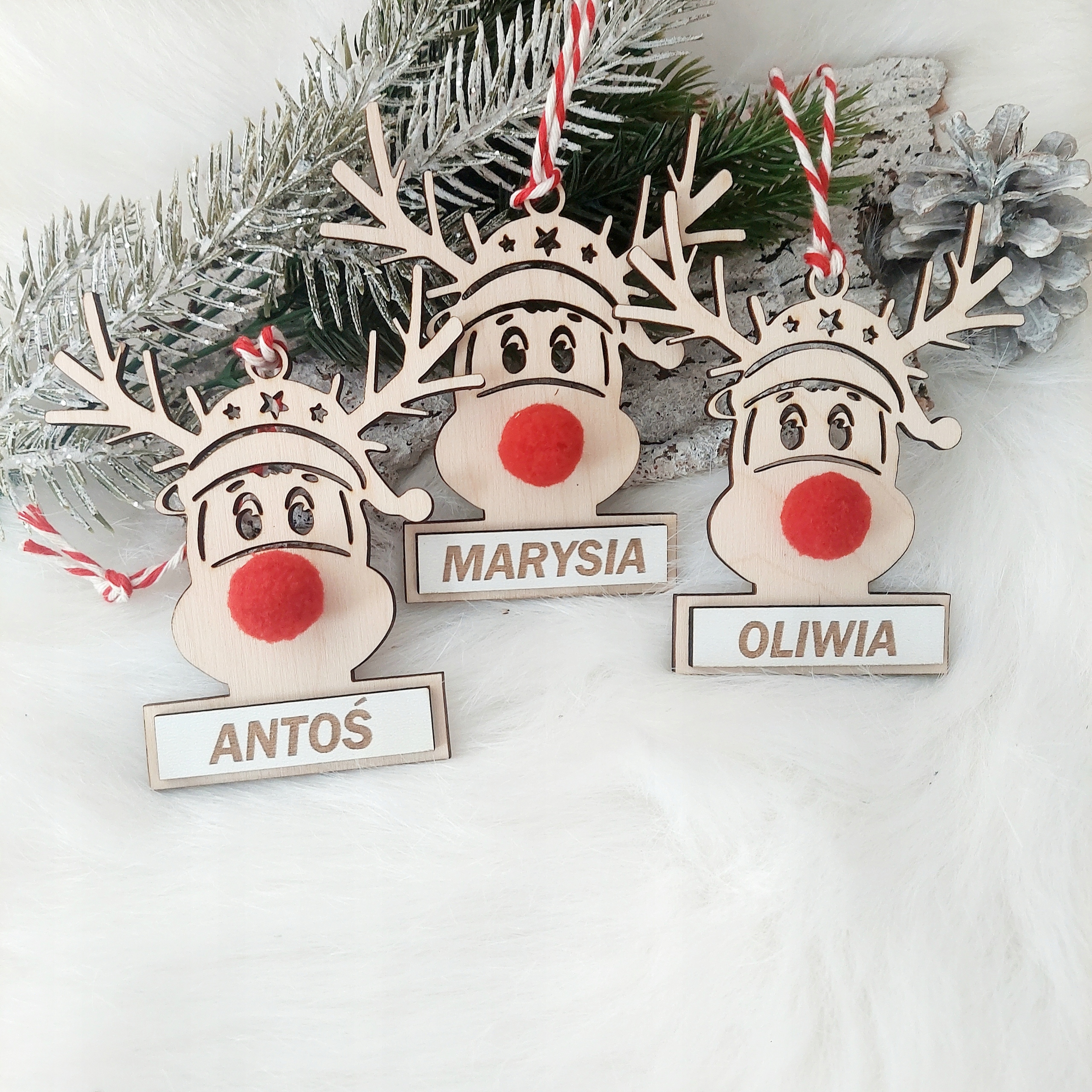 Drewniana bombka z grawerem TW0JE IMIĘ 10x11,5 cm RUDOLF Kod producenta 0101