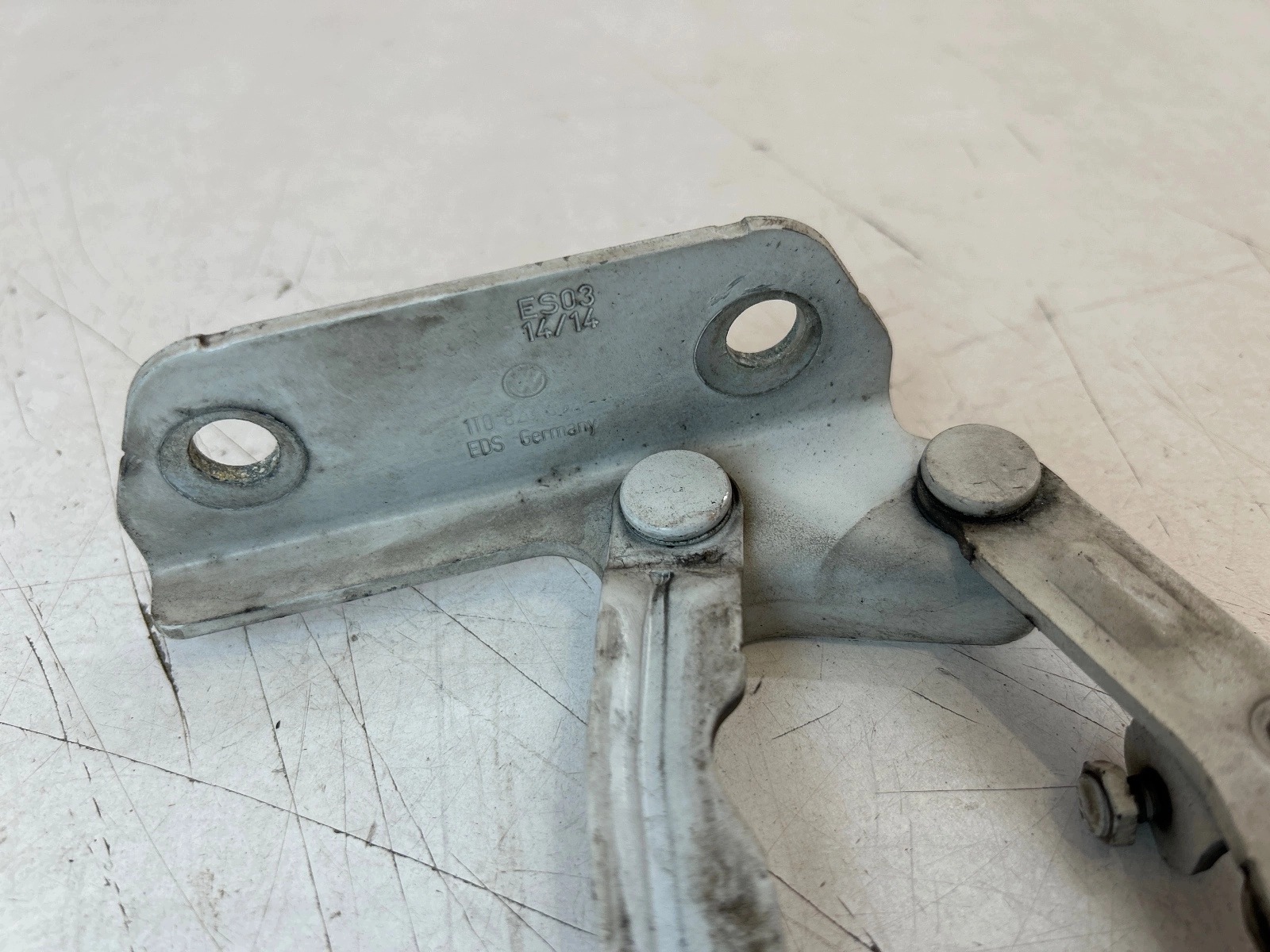 hinge bonnets front front right Volkswagen Touran and Lift