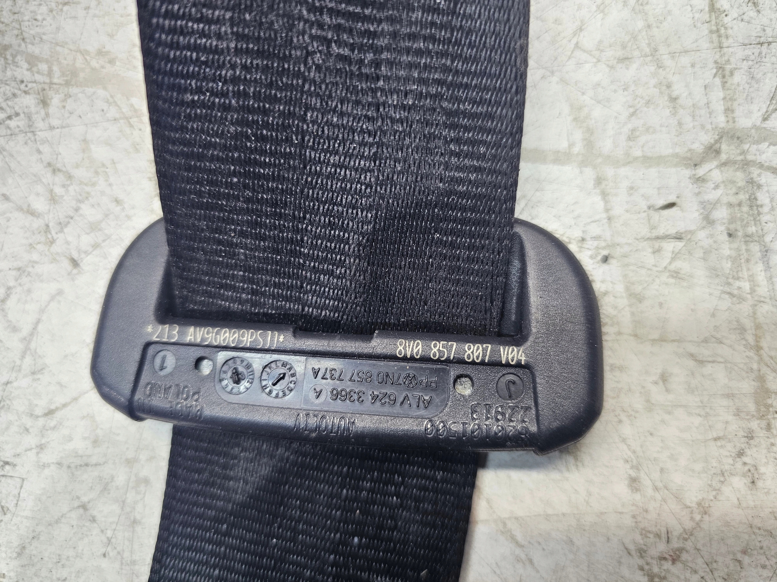 Fixation arbre ceintures sécurité de Sécurité Arrière AUDI A3 8V 8V0857740 8V0857807