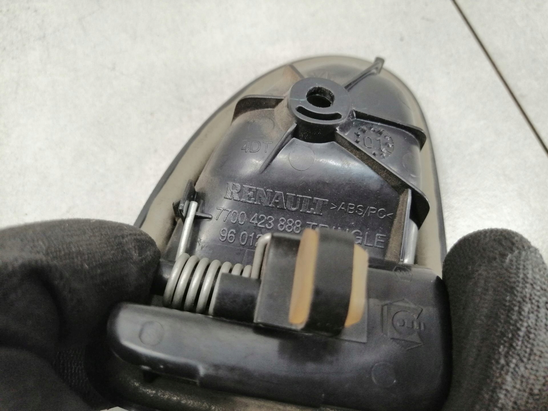 handle inner right rear part CLIO II LIFT 1.5 DCI 7700423888