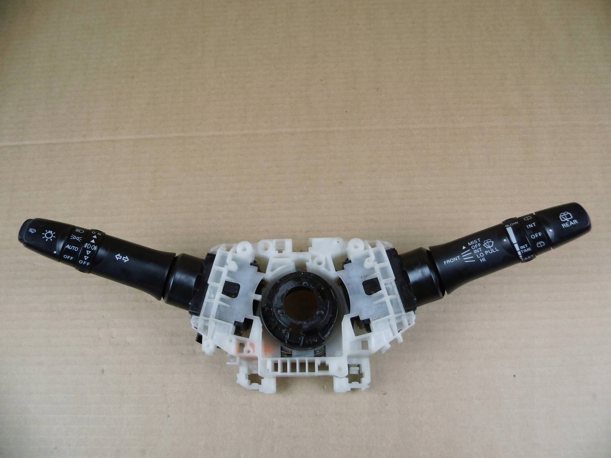Mitsubishi Outlander DEVIO LUCI DEVIO Pulsante interruttore luci 8600A228