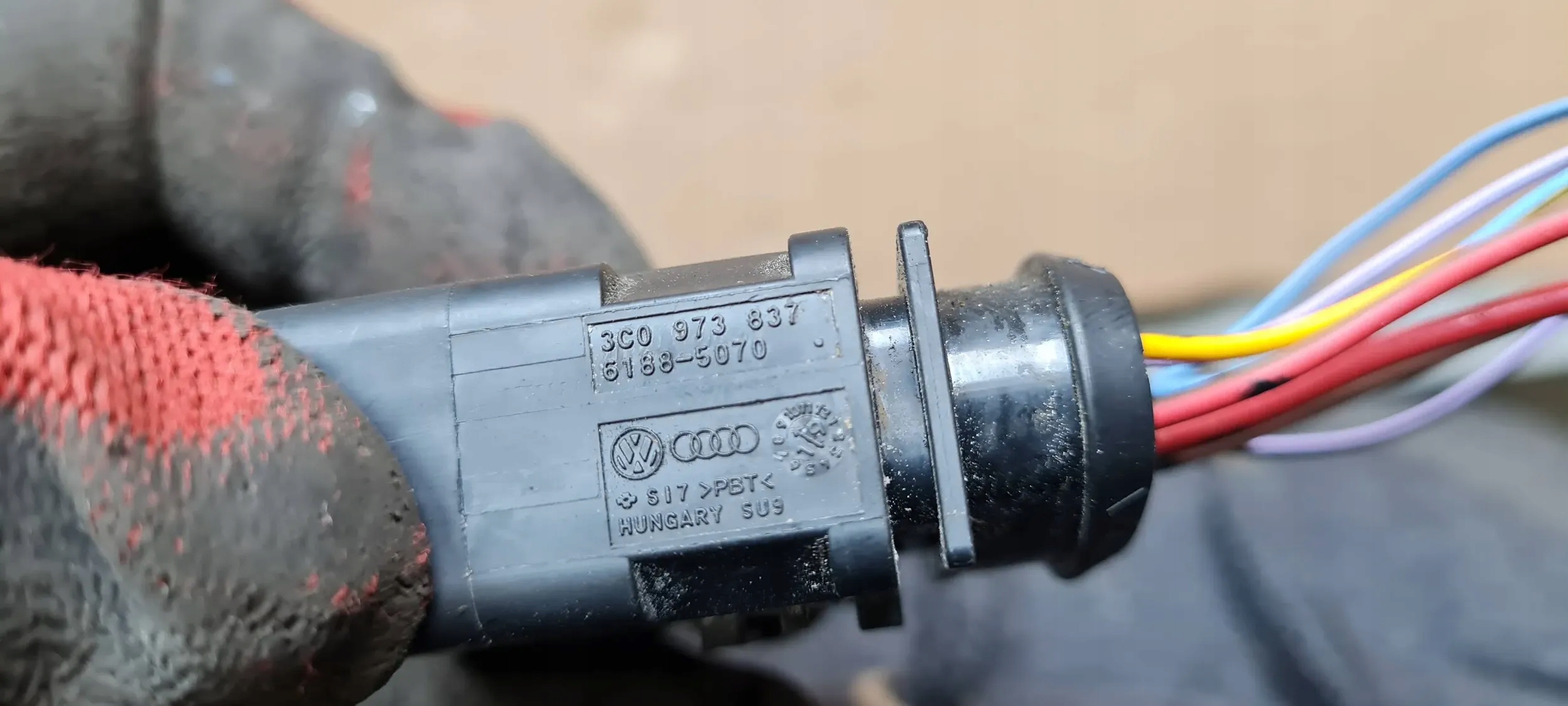 Q5 80A SQ5 connecting spoiler connector connector 3C0973837 A4 B9 8W A5