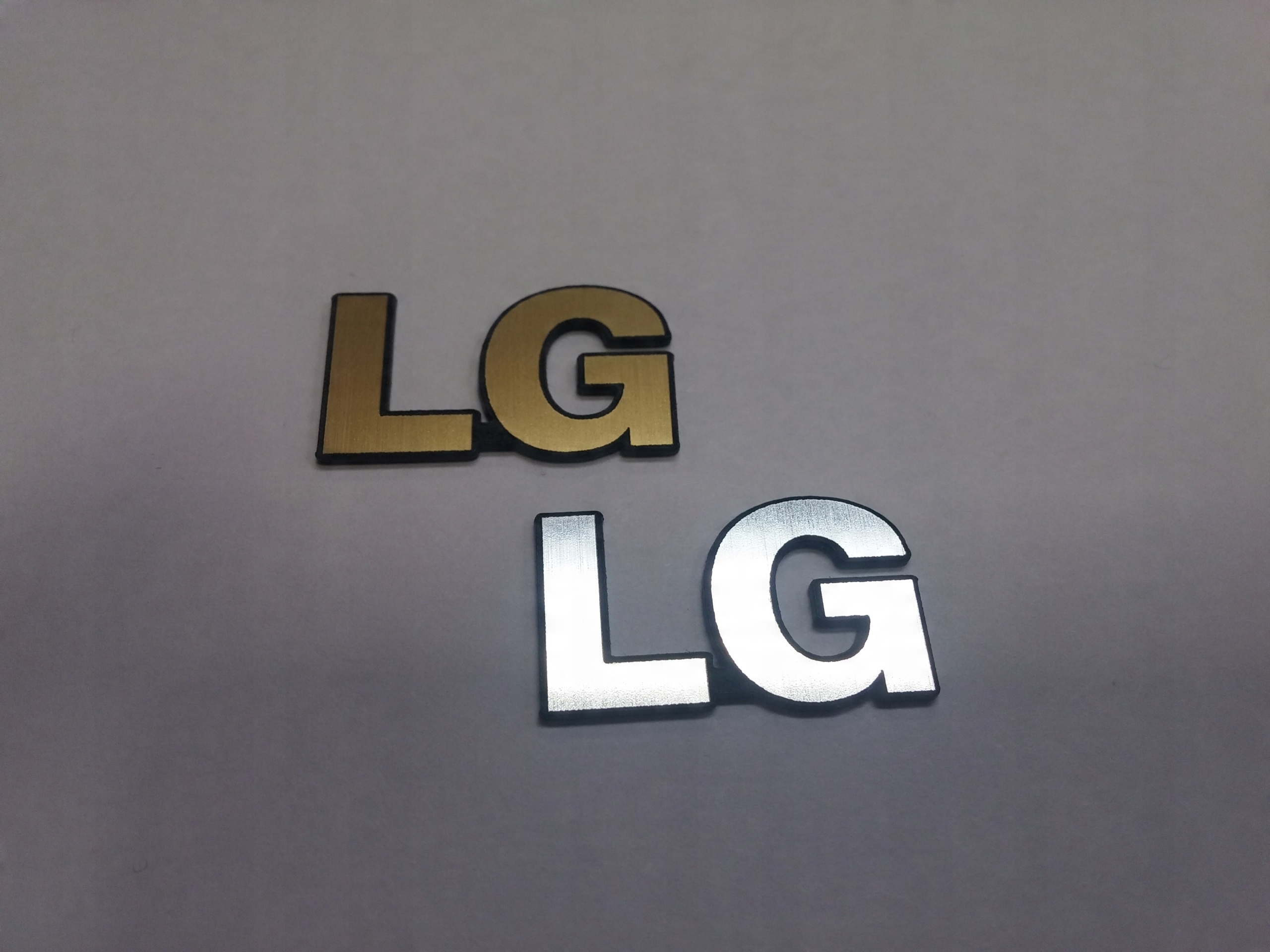 

Lg naklejka emblemat logo 10x7 mm*SREBRNA