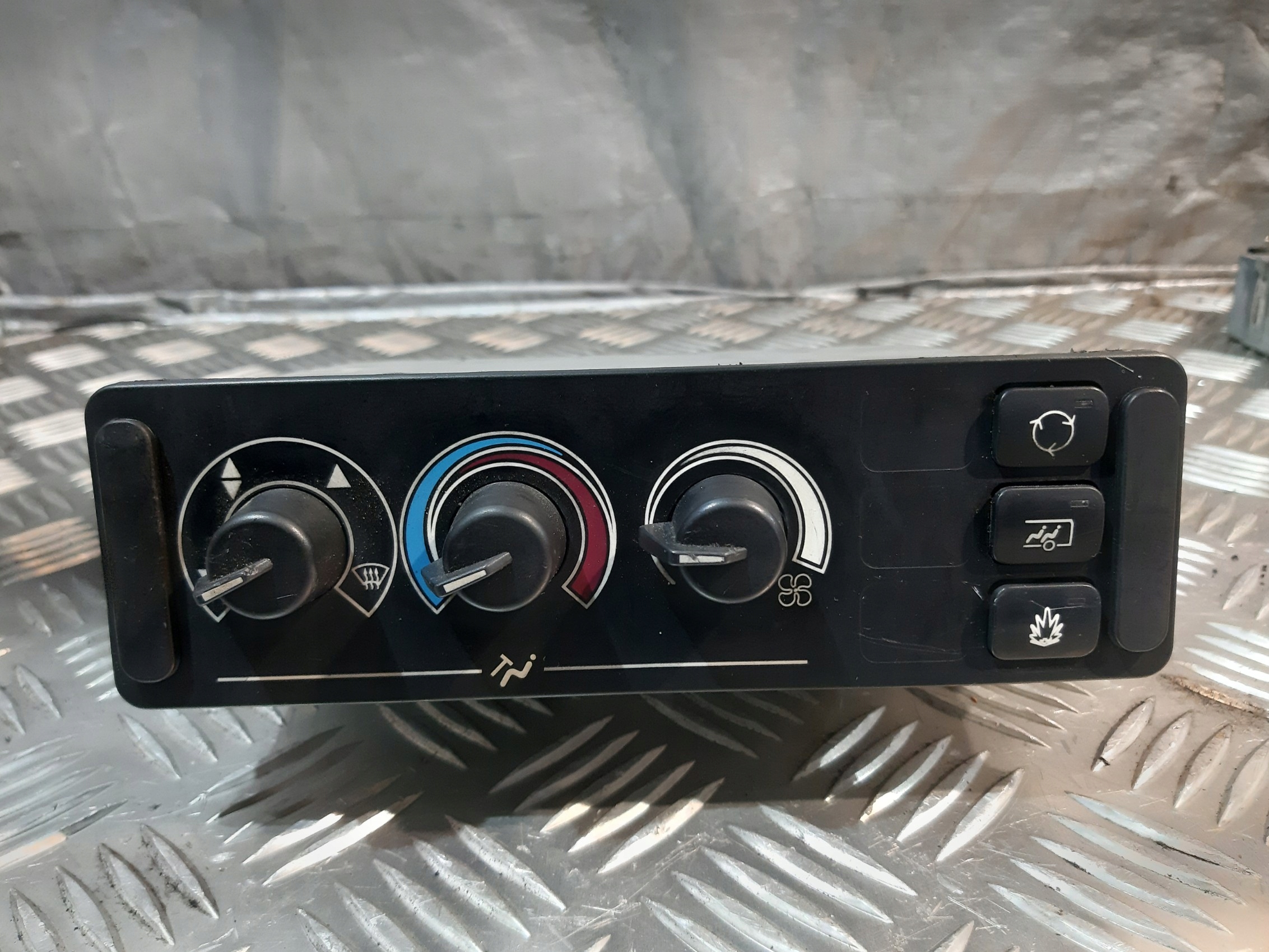 Panel air conditioning devices Wabco 4461950010
