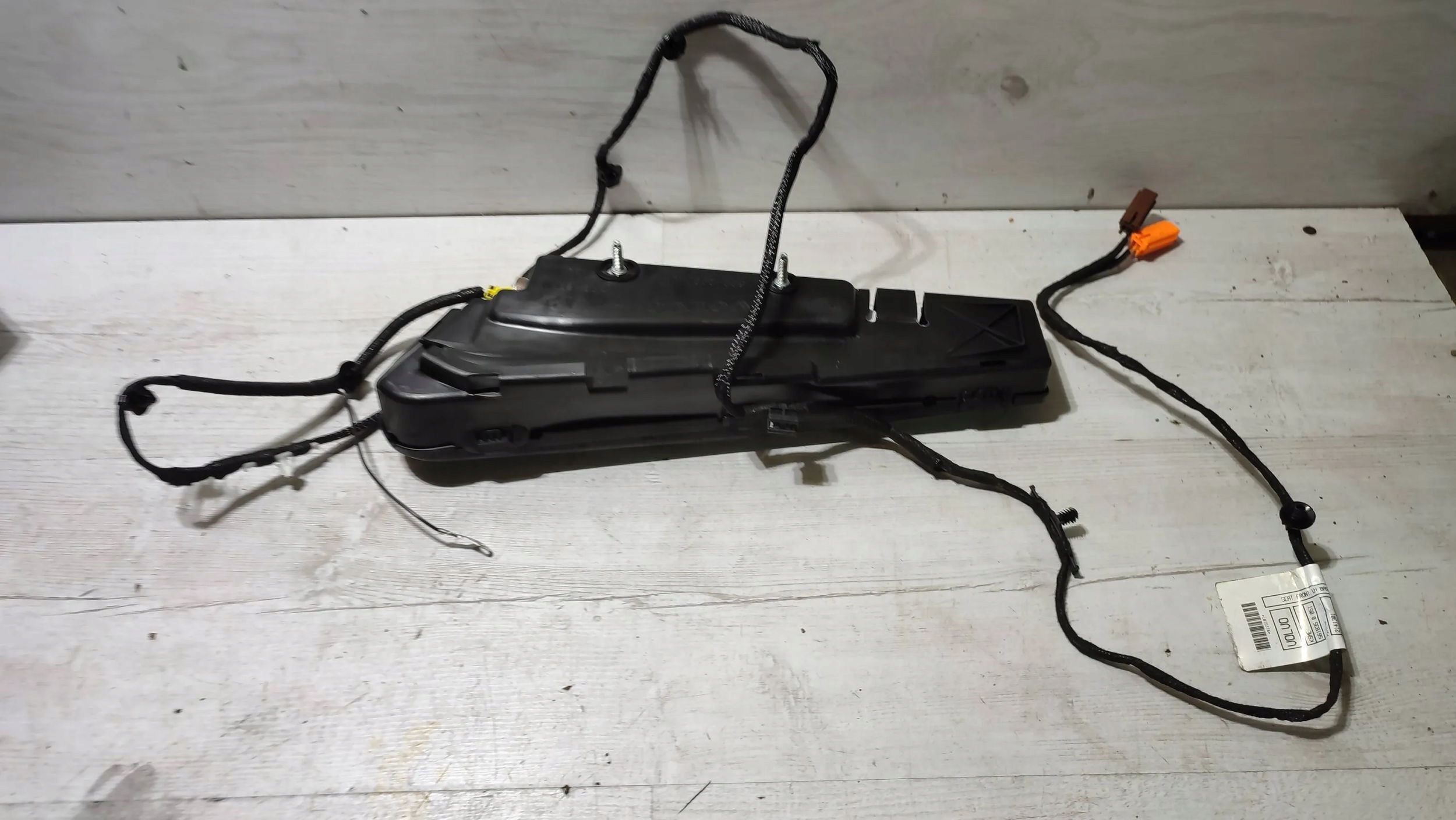 Volvo V40 2018 front side left airbag powietrzna seat