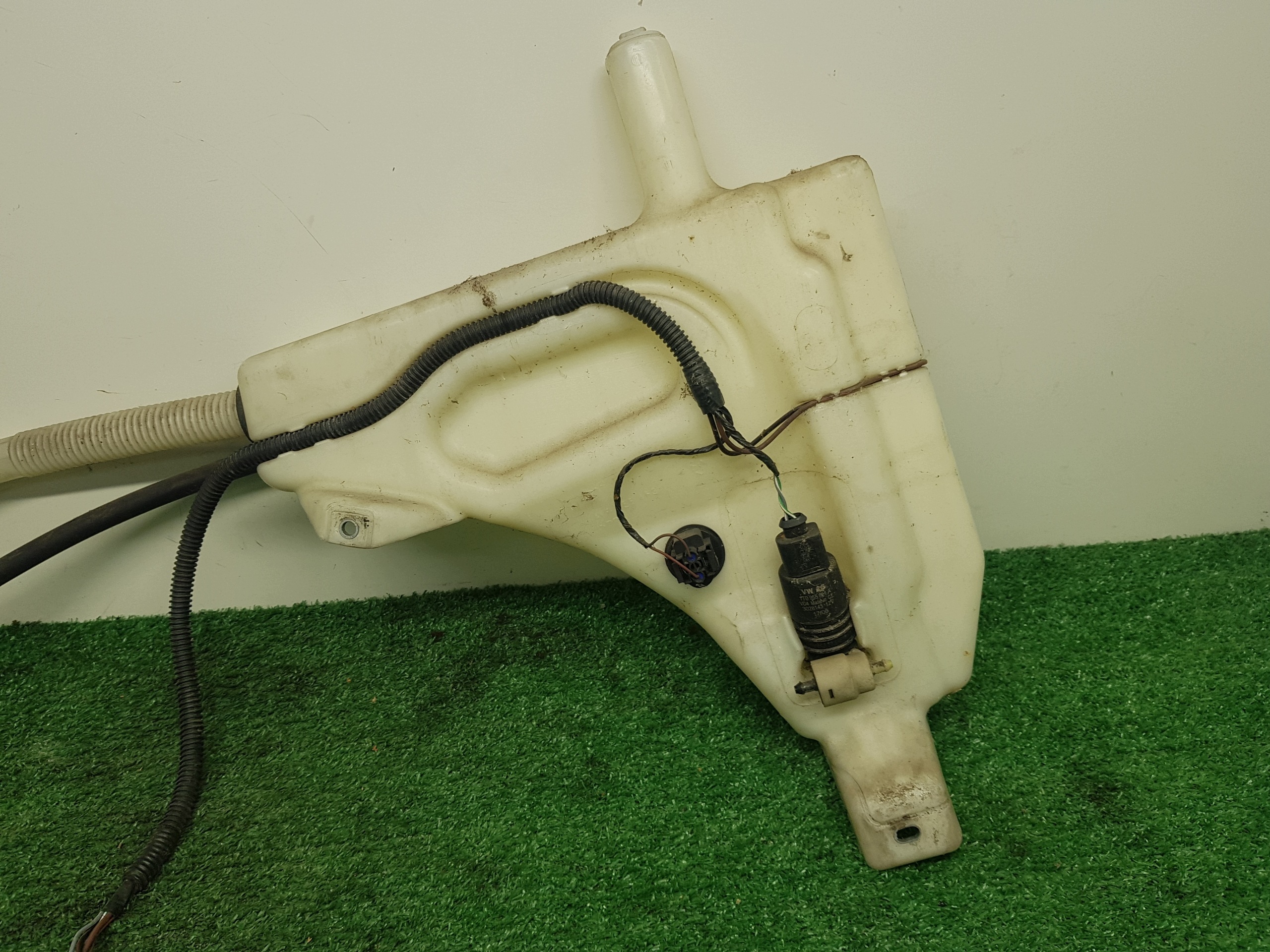 washer fluid tank AUDI Q7 4L0955456