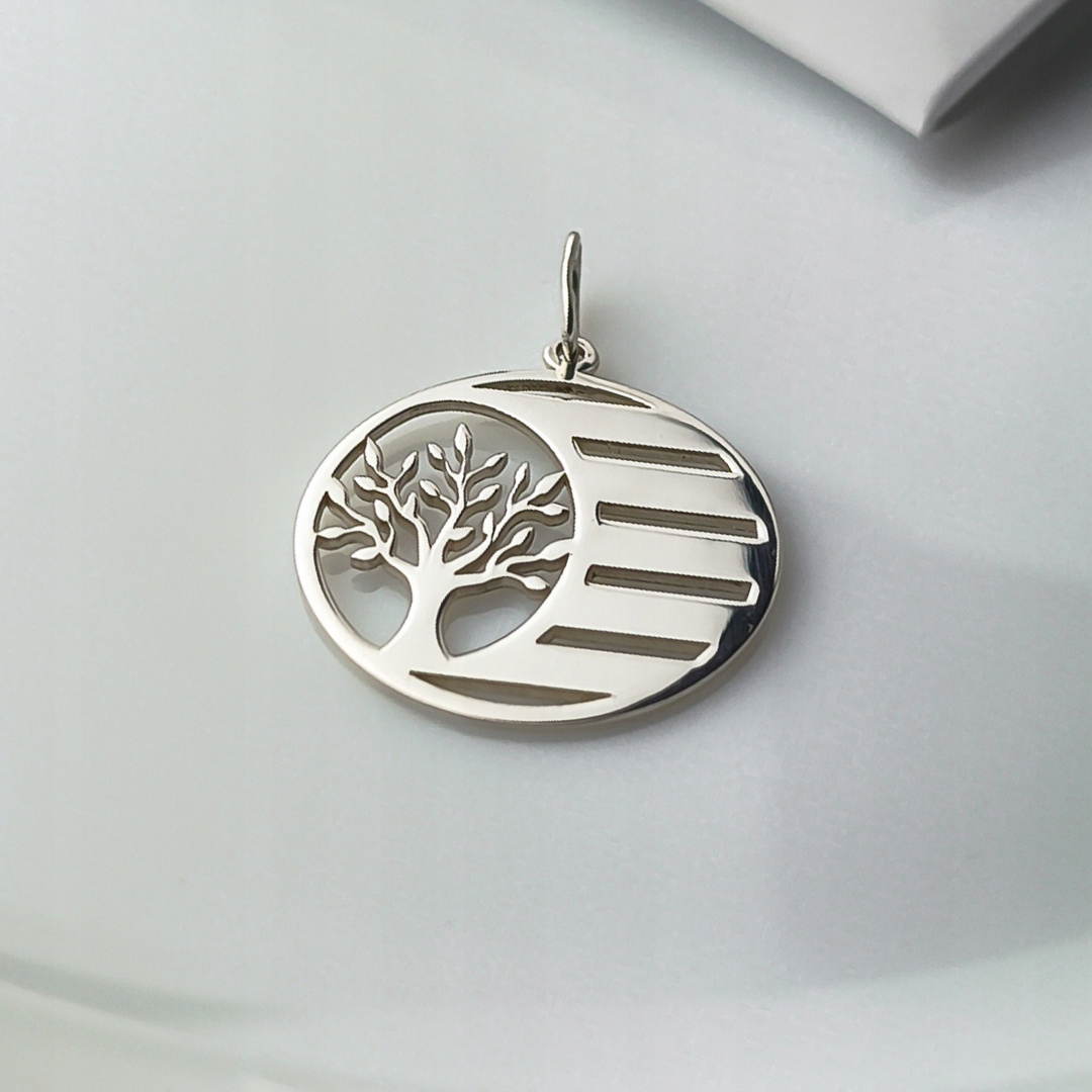 Stříbrný přívěsek Strom štěstí v gravírovacím kruhu pr.925