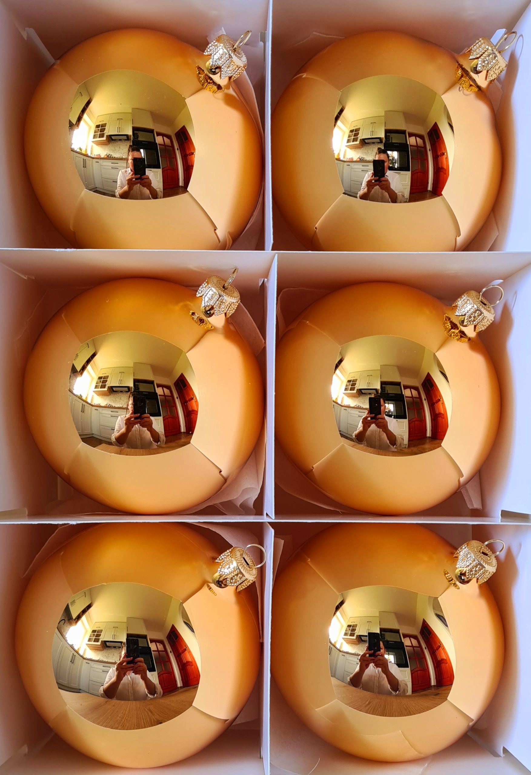 

Bombki Choinkowe Szklane Złote Lustro 8 cm.