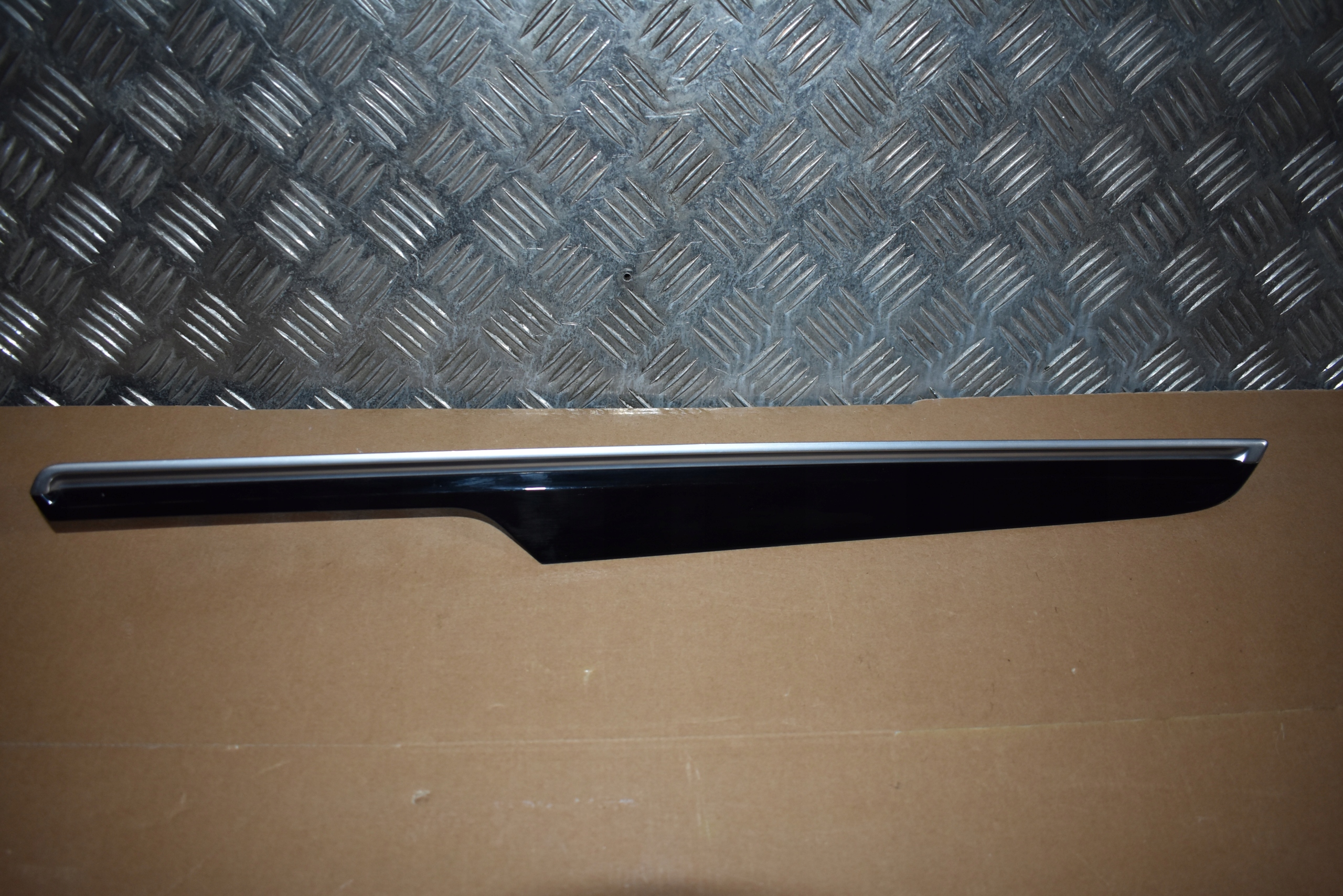moulding door right front PORSCHE MACAN 1