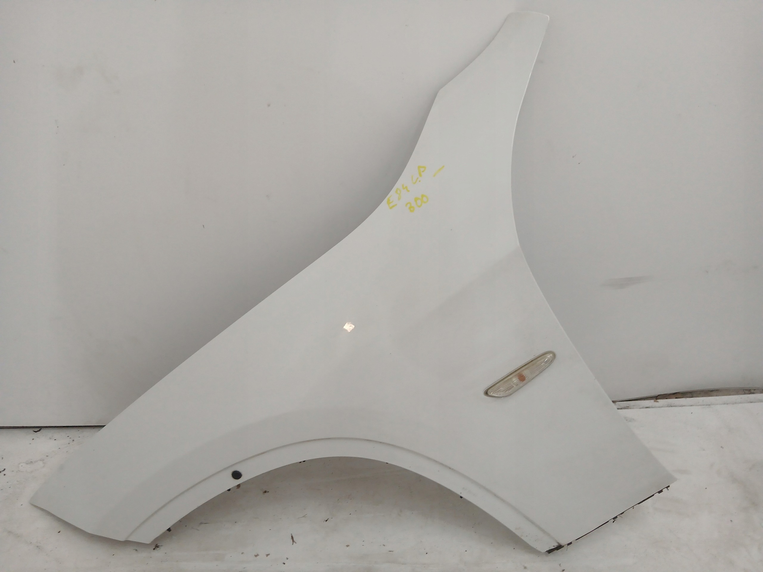 fender left front BMW X1 E84 300