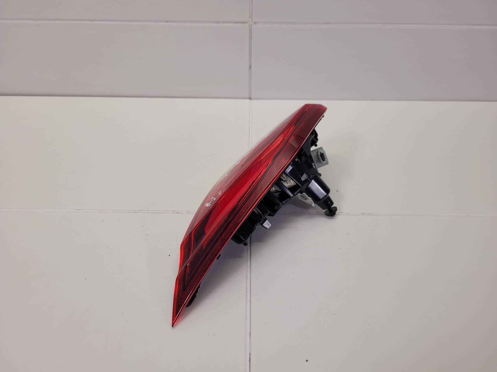 light rear to the bonnet right side Opel Corsa E 2016 39012624
