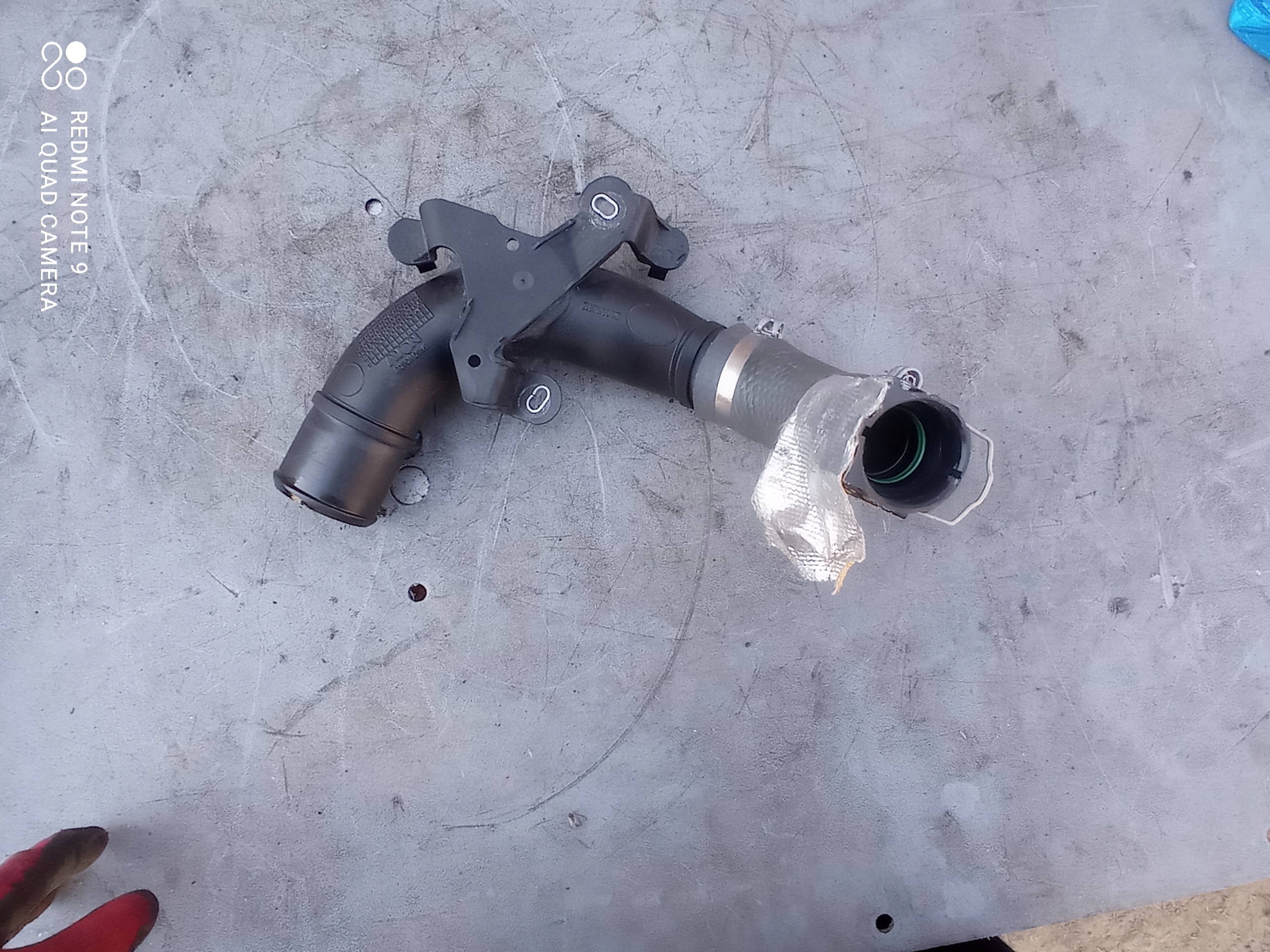 Dacia Duster 1.2TCE шланг труба Воздух 2015 год