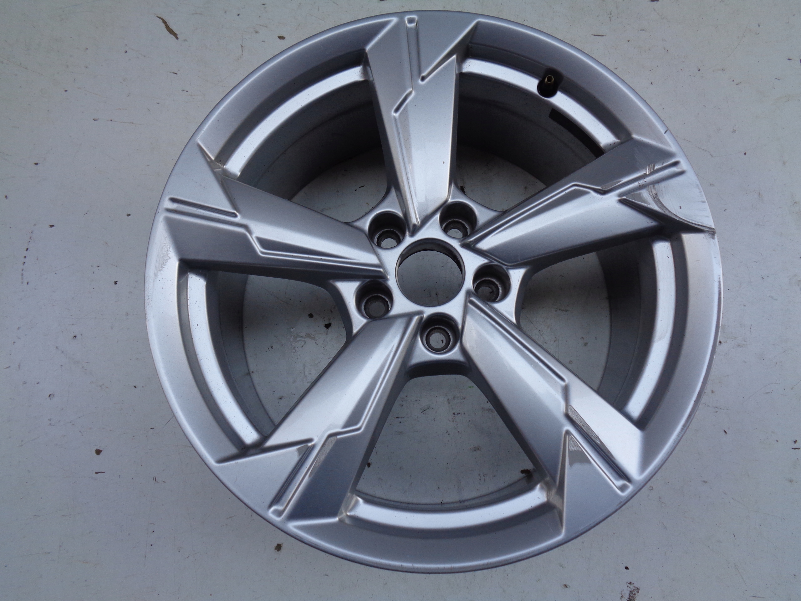 disk hliníkový AUDI 8JX18 ET39 5X112