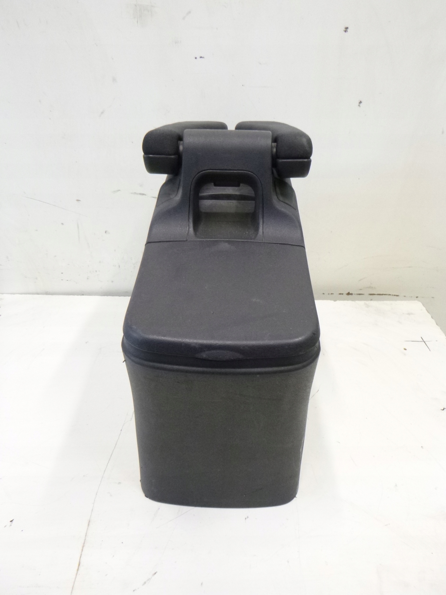 подлокотник renault SCENIC II 04r.