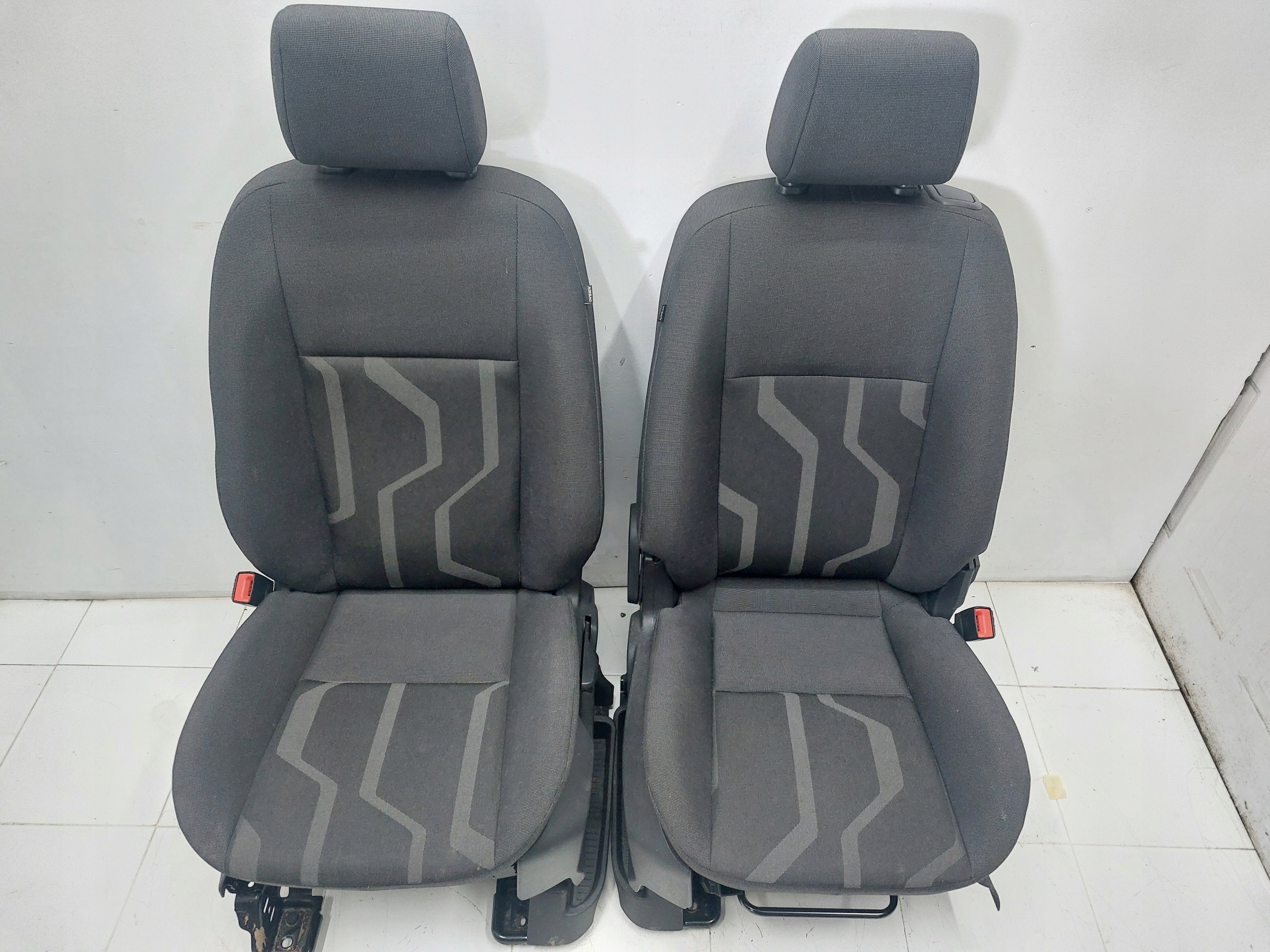 FORD TOURNEO CONNECT MK2 14r> Sitz 7 OSOB EUROPA