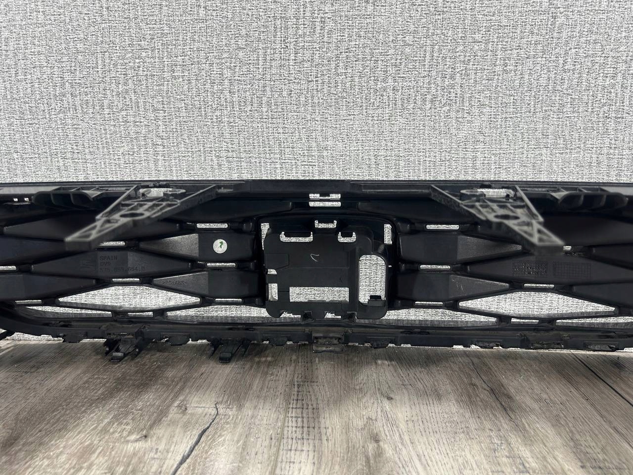 SEAT ATECA 2016-2020 grill grille bumper front 575853654D
