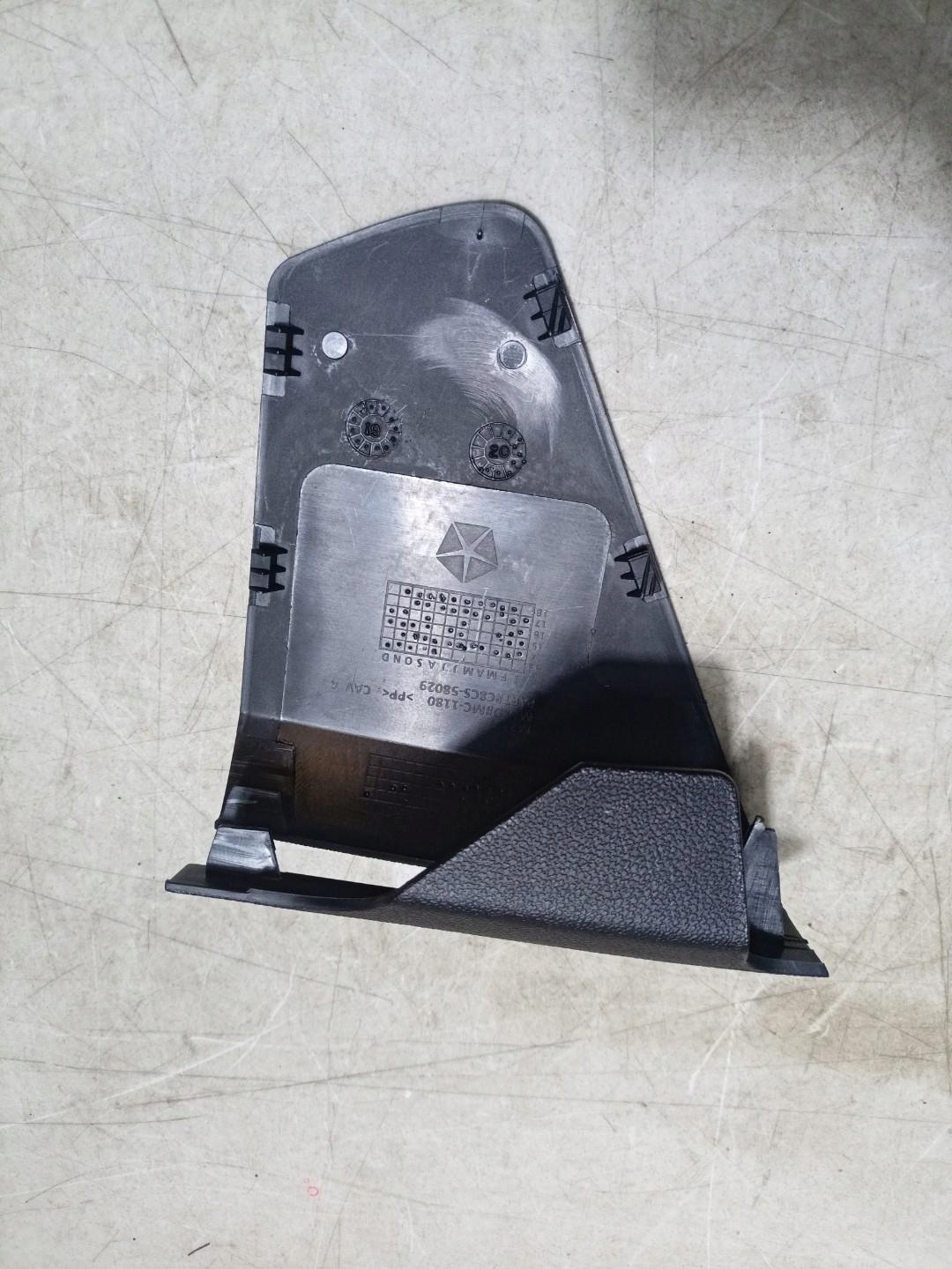 cover seat front left side Chrysler Town and Country 5 facelift 2012