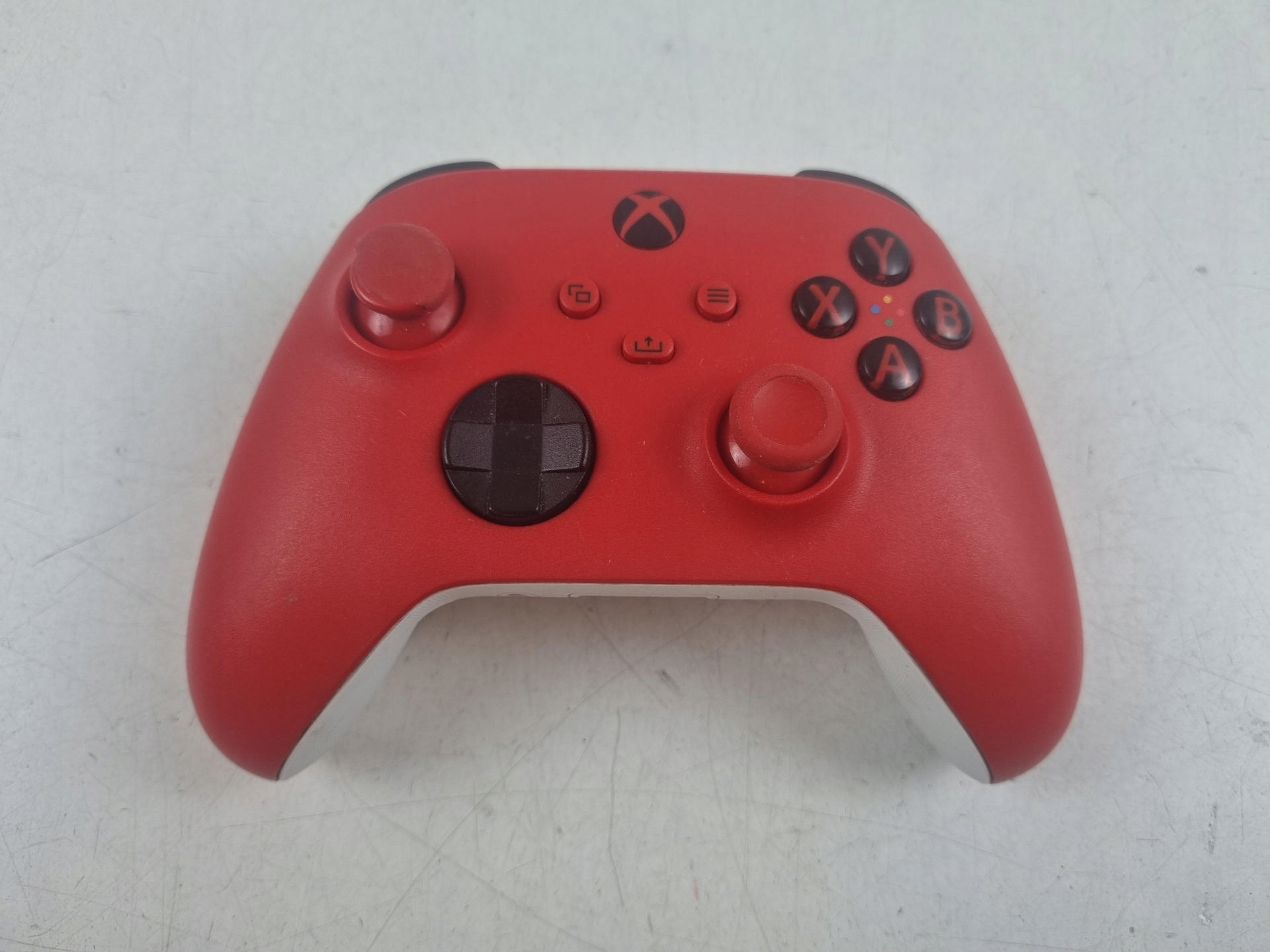 Kontroler bezprzewodowy Microsoft Xbox Series X / S Pulse Red czerwony