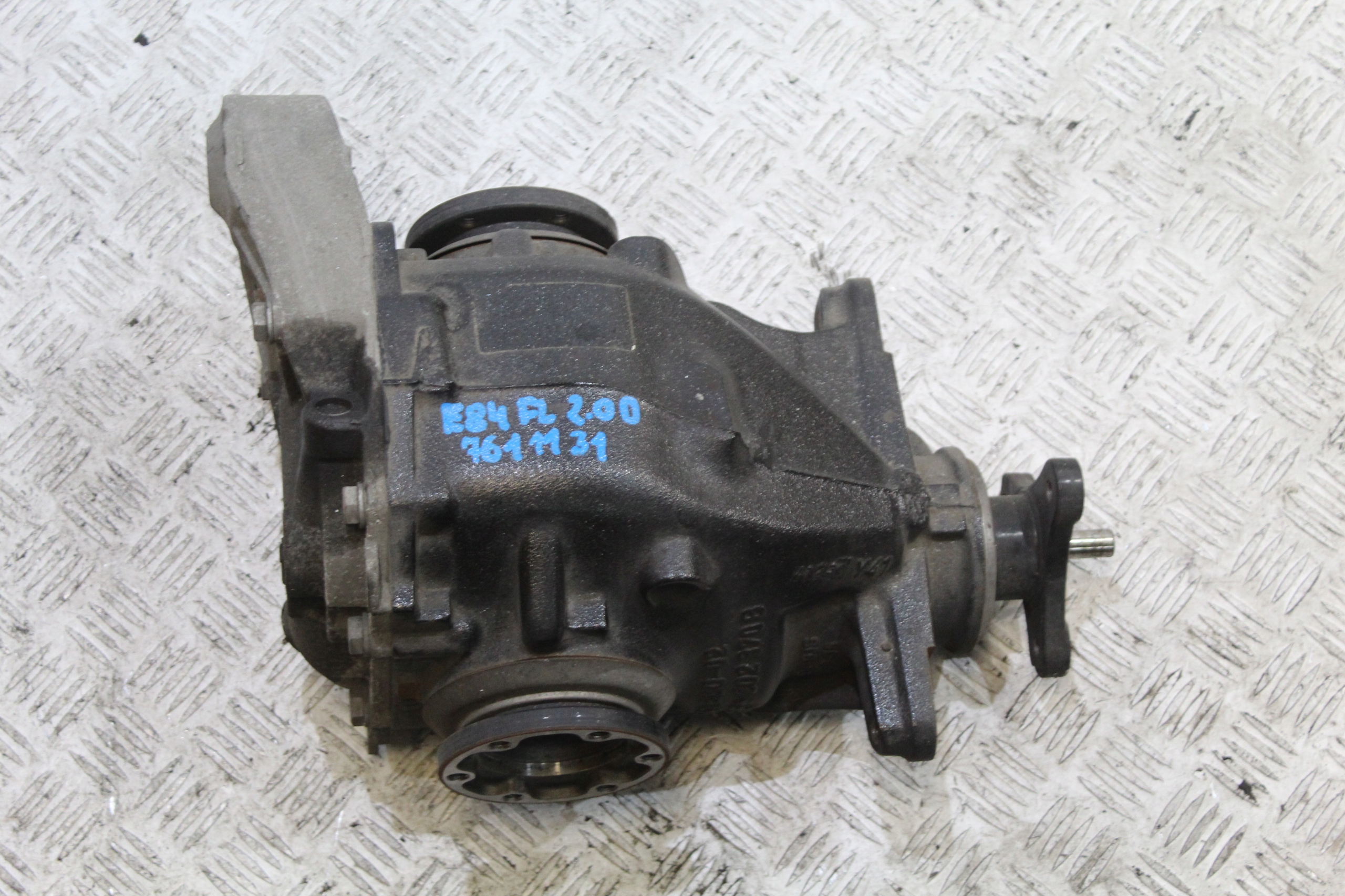 differential diff rear part BMW X1 E84 LIFT 7611131
