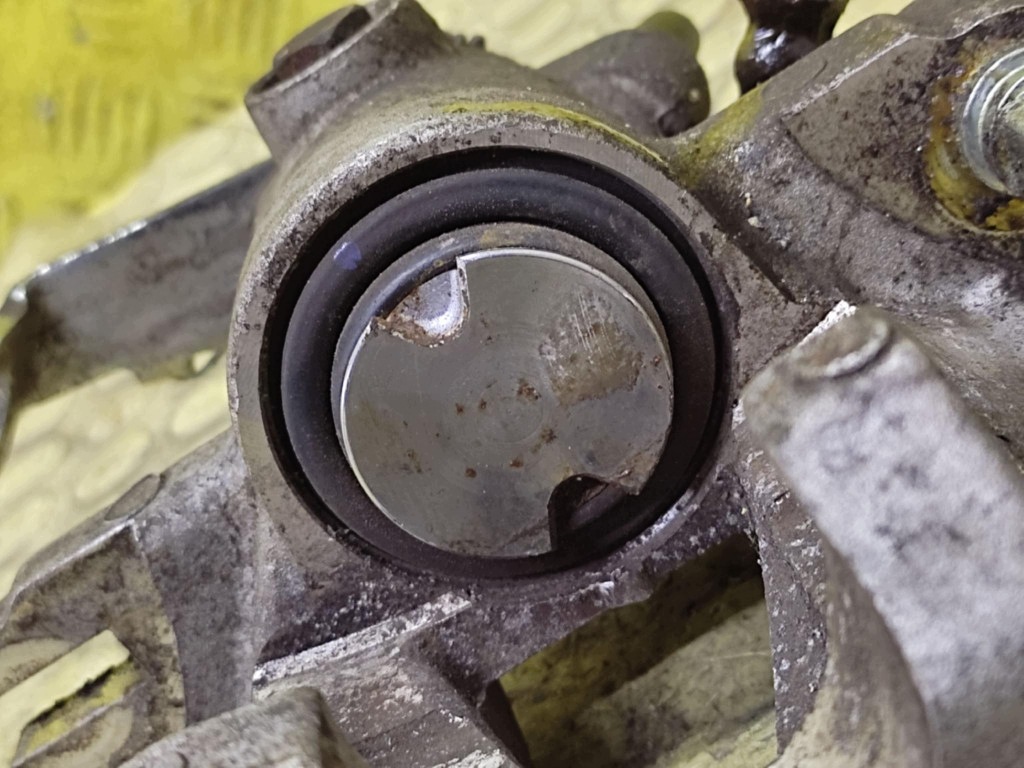 OPEL ZAFIRA A caliper brake left rear part