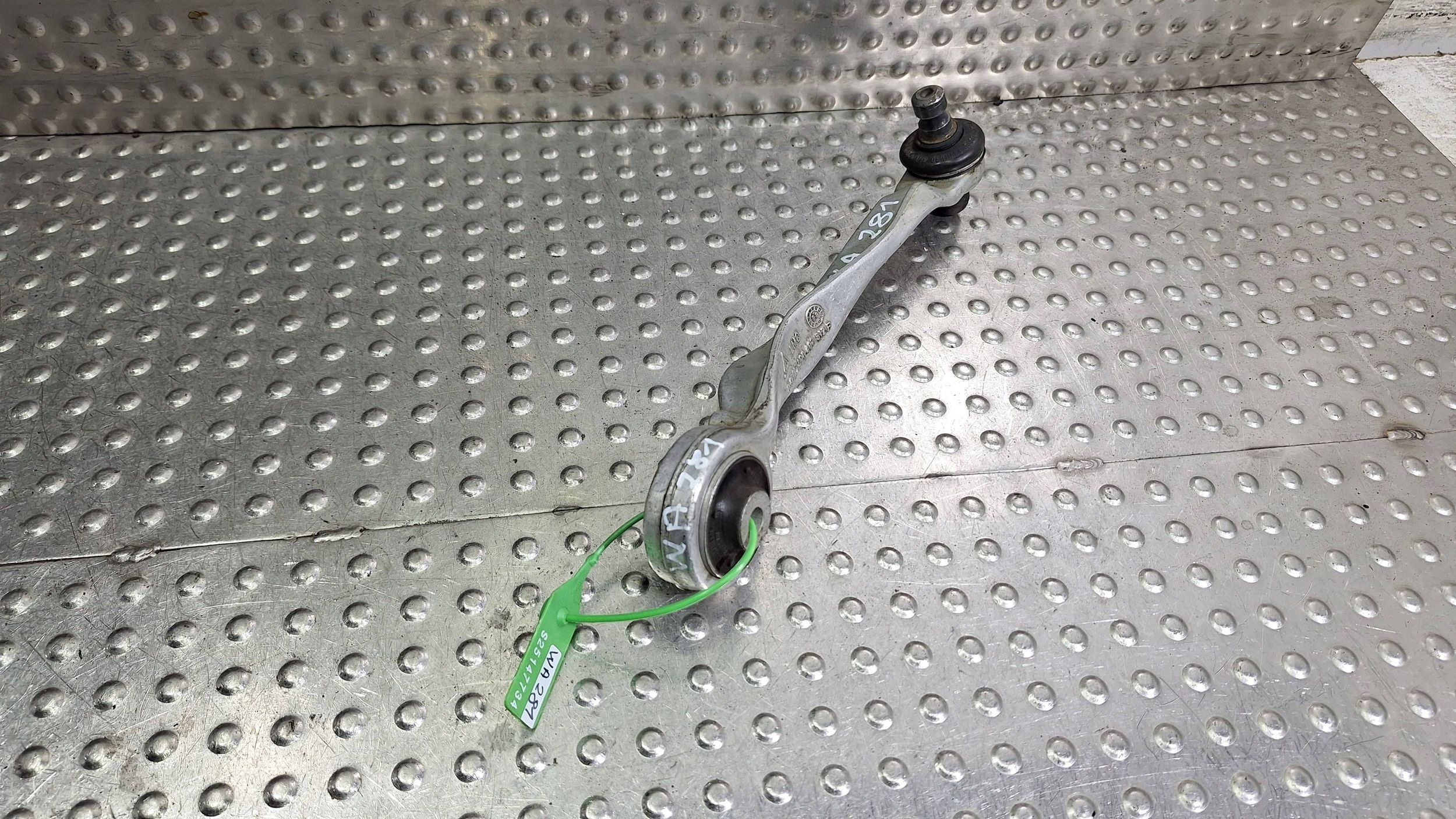 arm right front upper OE 4D0407512F AUDI A4 B6 A6 C5 PASSAT B5 SUPERB and