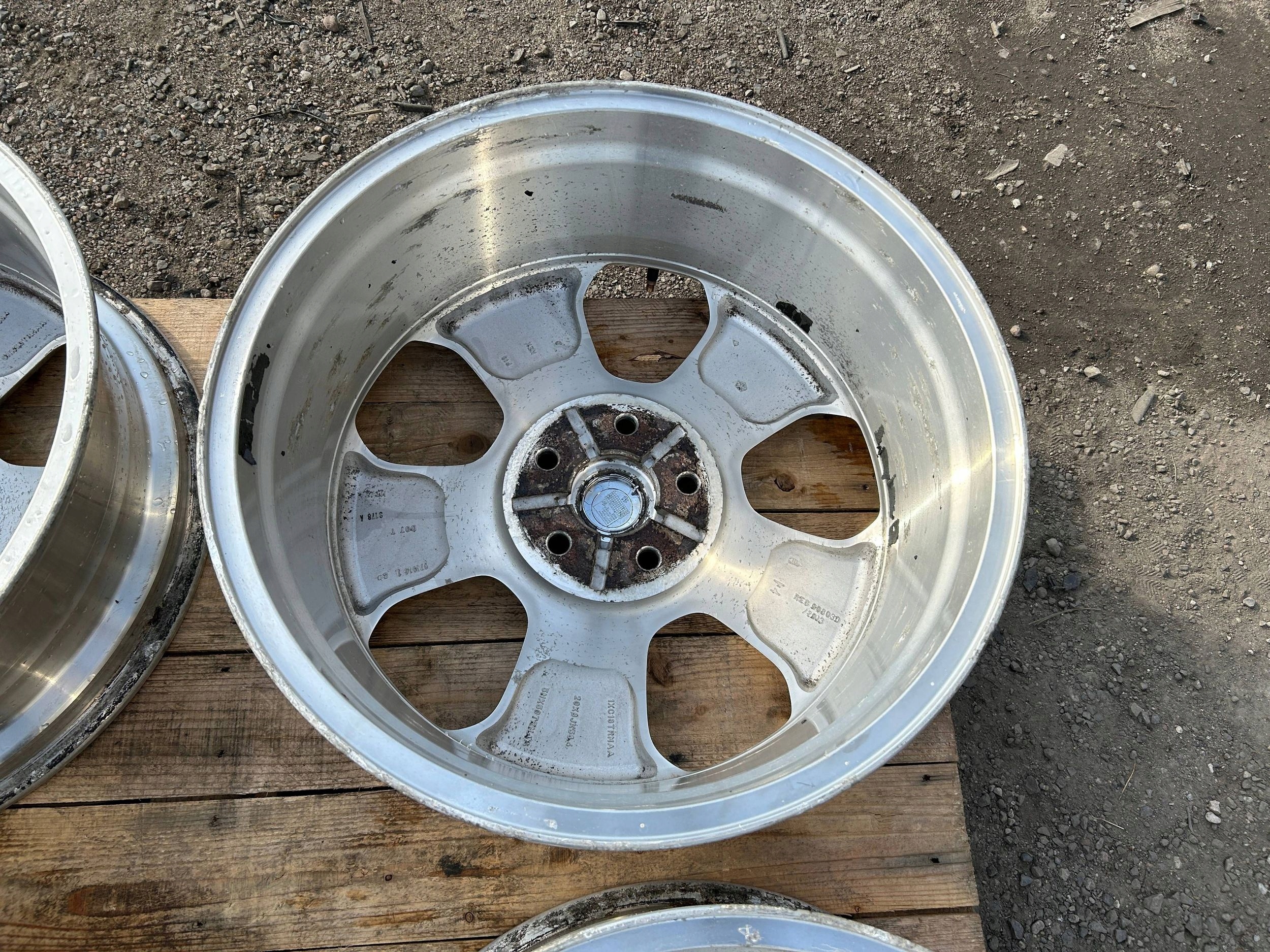 wheels discs disc 20" 20x8jx56.4 Dodge Durango 2014