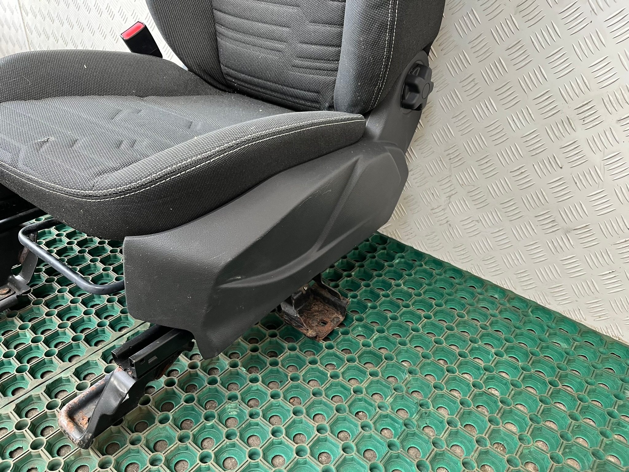 FORD CONNECT MK2 13-18 seat front left driver´s front